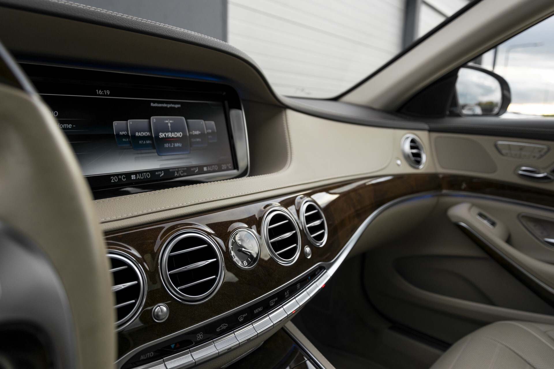 Mercedes-Benz S-Klasse 500 Massage/Rij-assistentie/Keyless/Stoelkoeling/Trekhaak/Pano Aut7 Foto 47