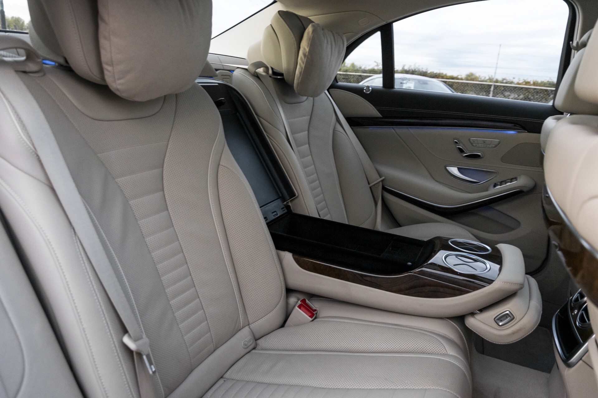 Mercedes-Benz S-Klasse 500 Massage/Rij-assistentie/Keyless/Stoelkoeling/Trekhaak/Pano Aut7 Foto 6