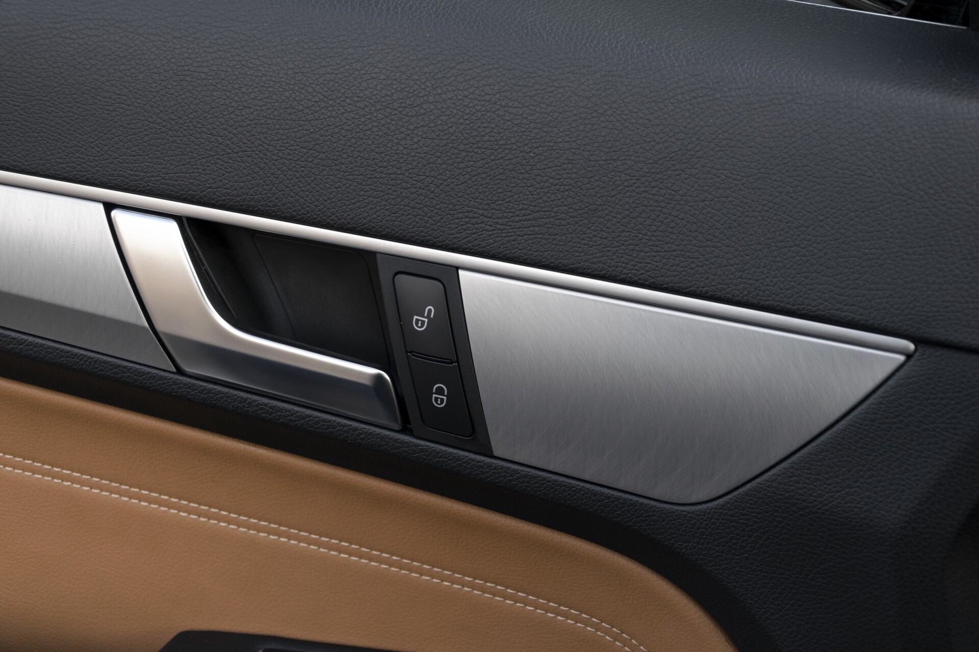 Mercedes-Benz E-Klasse Coupé 200 AMG Coupe Panorama/Beige leder/Multicontour/ILS Aut7 Foto 26