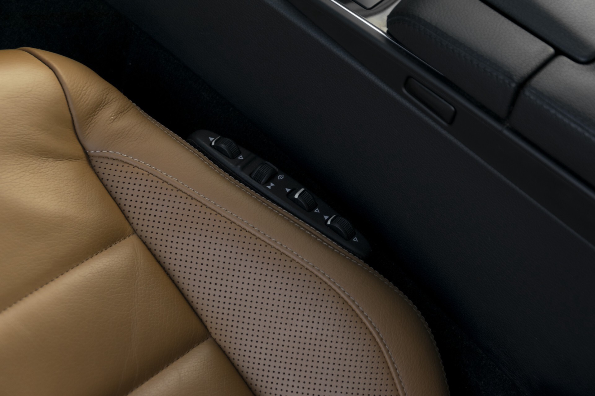 Mercedes-Benz E-Klasse Coupé 200 AMG Coupe Panorama/Beige leder/Multicontour/ILS Aut7 Foto 30