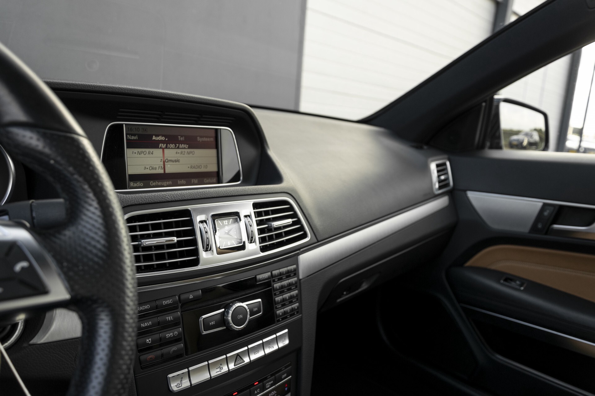 Mercedes-Benz E-Klasse Coupé 200 AMG Coupe Panorama/Beige leder/Multicontour/ILS Aut7 Foto 38