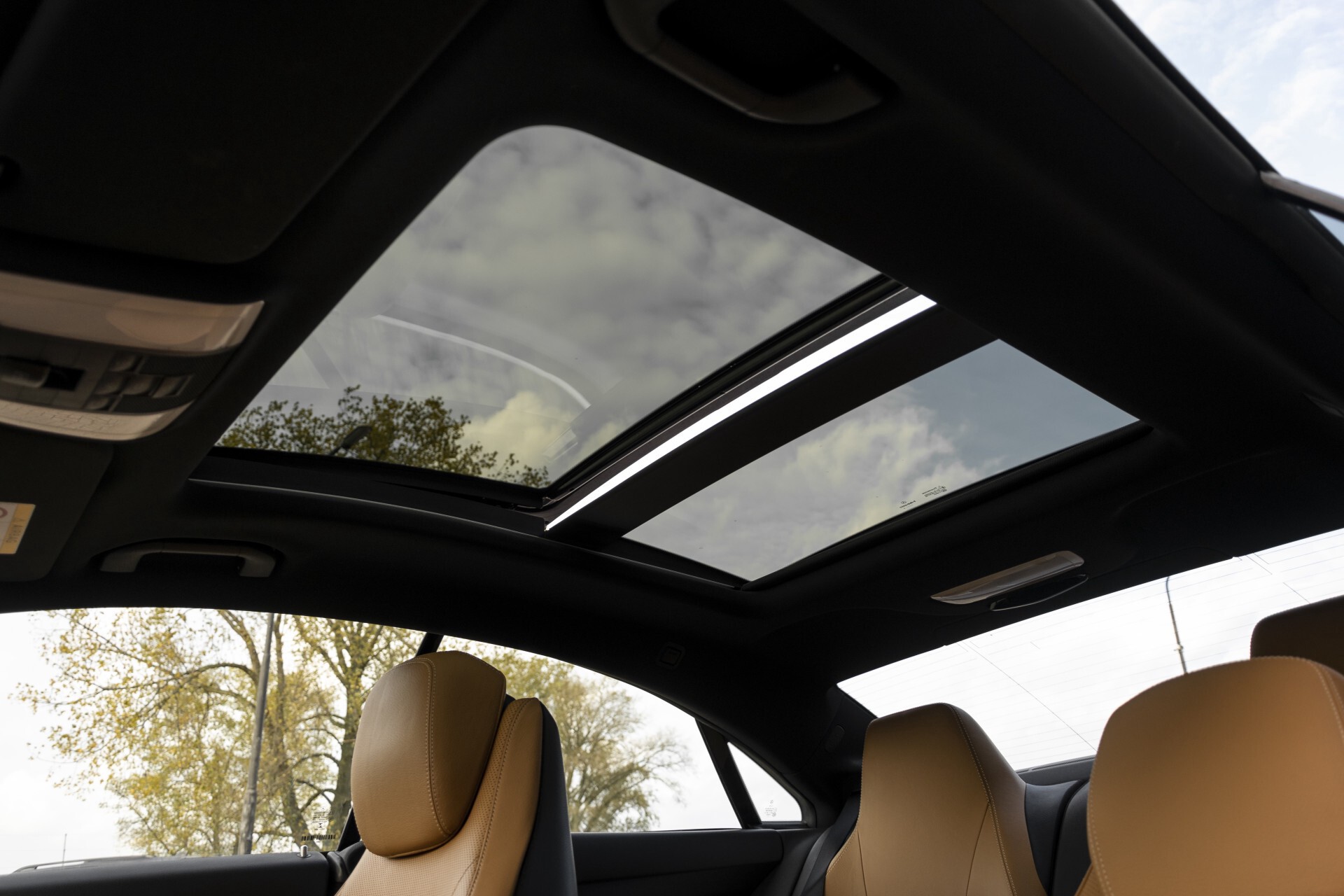 Mercedes-Benz E-Klasse Coupé 200 AMG Coupe Panorama/Beige leder/Multicontour/ILS Aut7 Foto 45