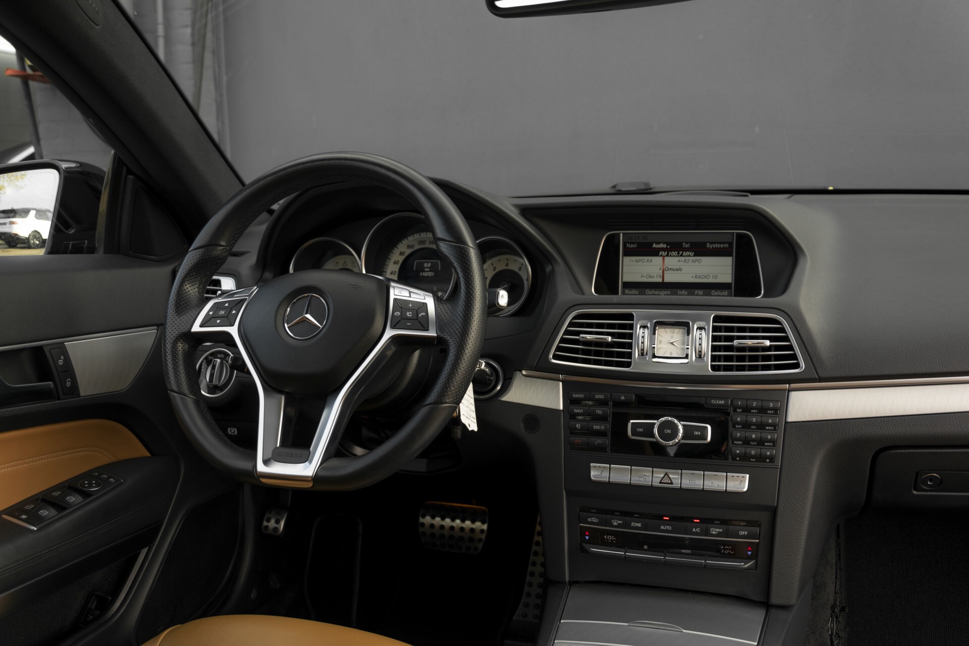 Mercedes-Benz E-Klasse Coupé 200 AMG Coupe Panorama/Beige leder/Multicontour/ILS Aut7 Foto 6