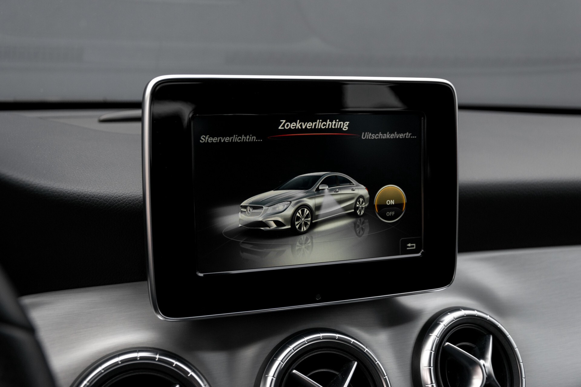 Mercedes-Benz CLA-Klasse 180 AMG Bi-xenon/Verw-stoelen/Navi/Trekhaak Aut7 Foto 24