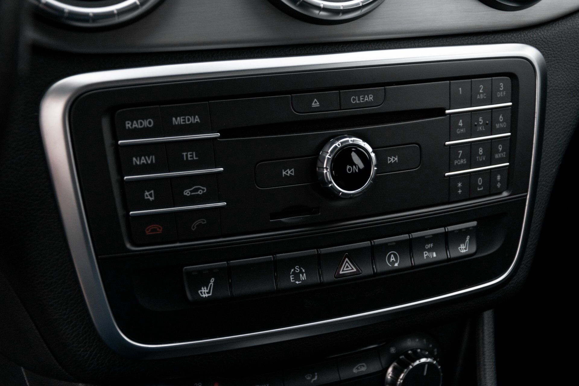 Mercedes-Benz CLA-Klasse 180 AMG Bi-xenon/Verw-stoelen/Navi/Trekhaak Aut7 Foto 31