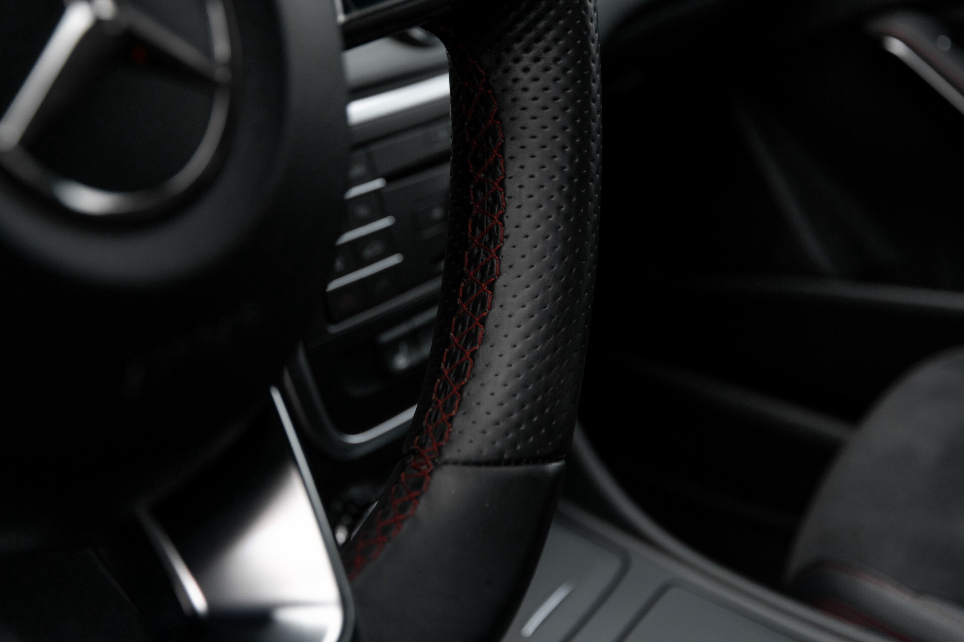 Mercedes-Benz CLA-Klasse 180 AMG Bi-xenon/Verw-stoelen/Navi/Trekhaak Aut7 Foto 36