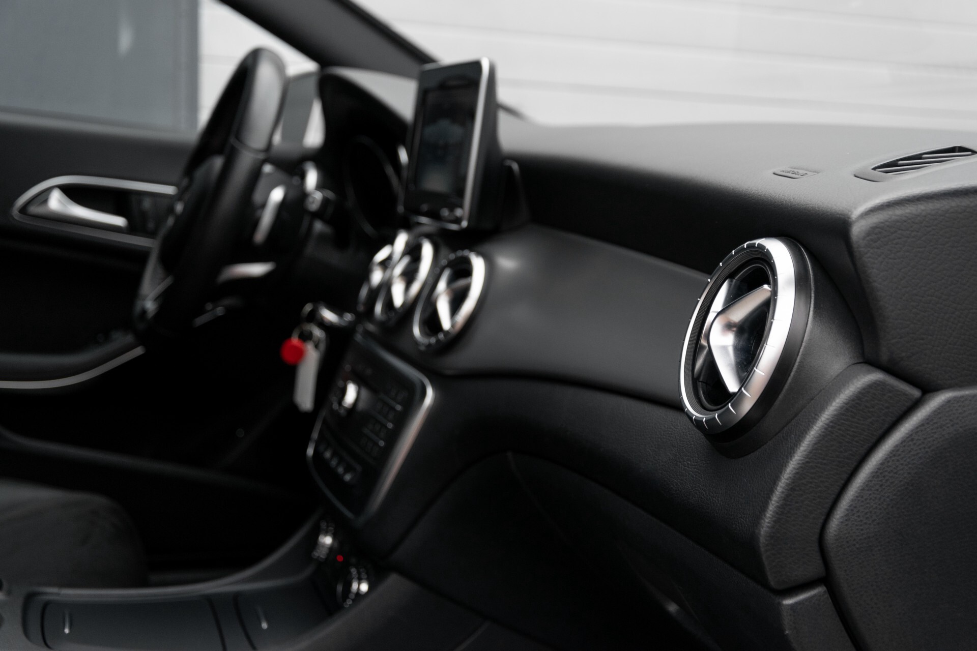 Mercedes-Benz CLA-Klasse 180 AMG Bi-xenon/Verw-stoelen/Navi/Trekhaak Aut7 Foto 38