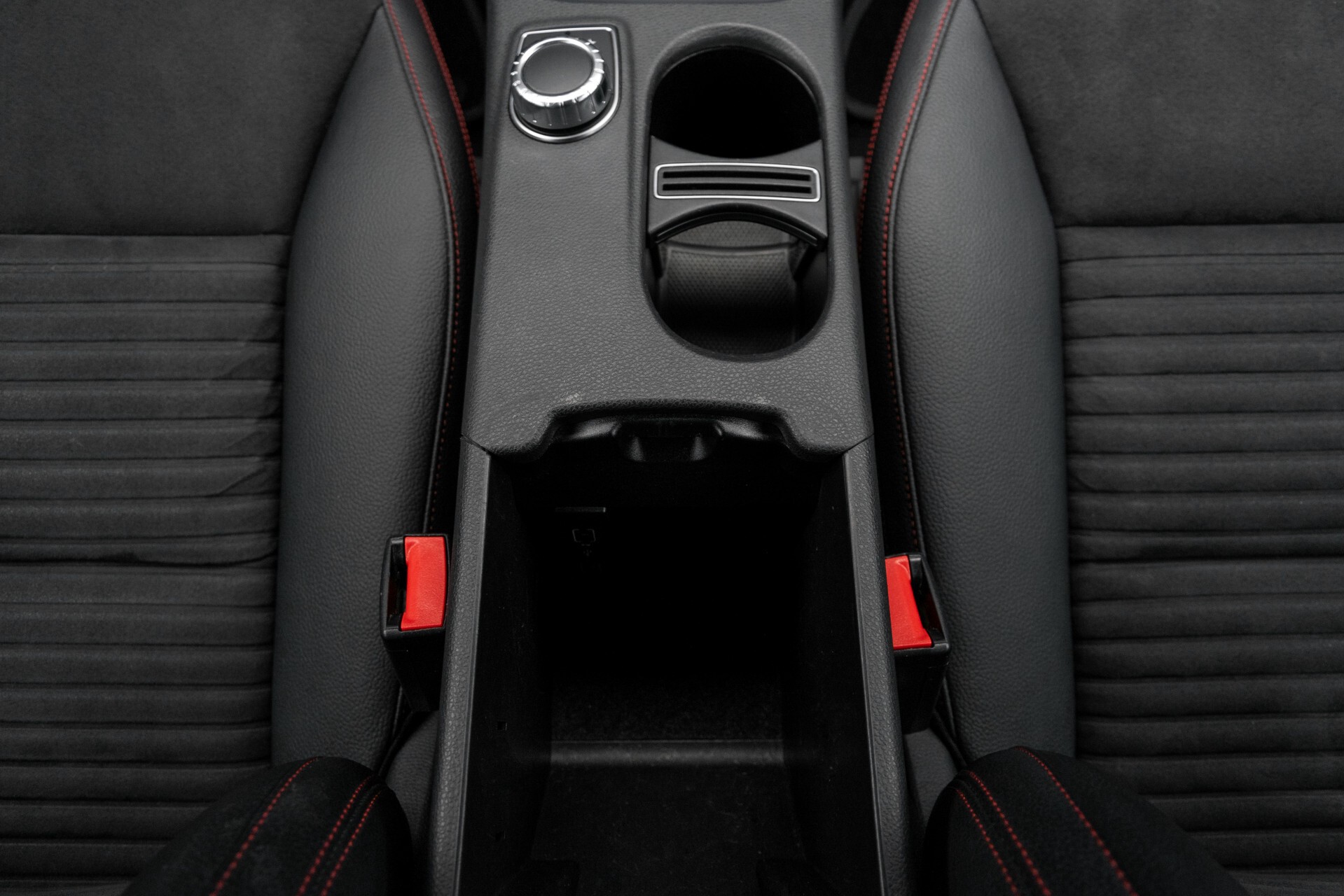 Mercedes-Benz CLA-Klasse 180 AMG Bi-xenon/Verw-stoelen/Navi/Trekhaak Aut7 Foto 42