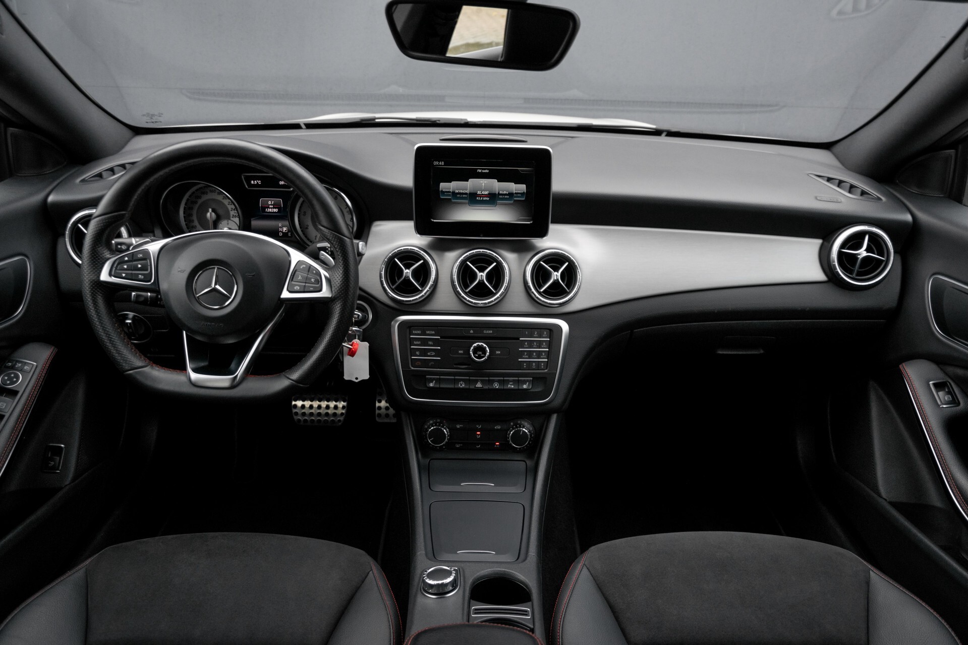 Mercedes-Benz CLA-Klasse 180 AMG Bi-xenon/Verw-stoelen/Navi/Trekhaak Aut7 Foto 9