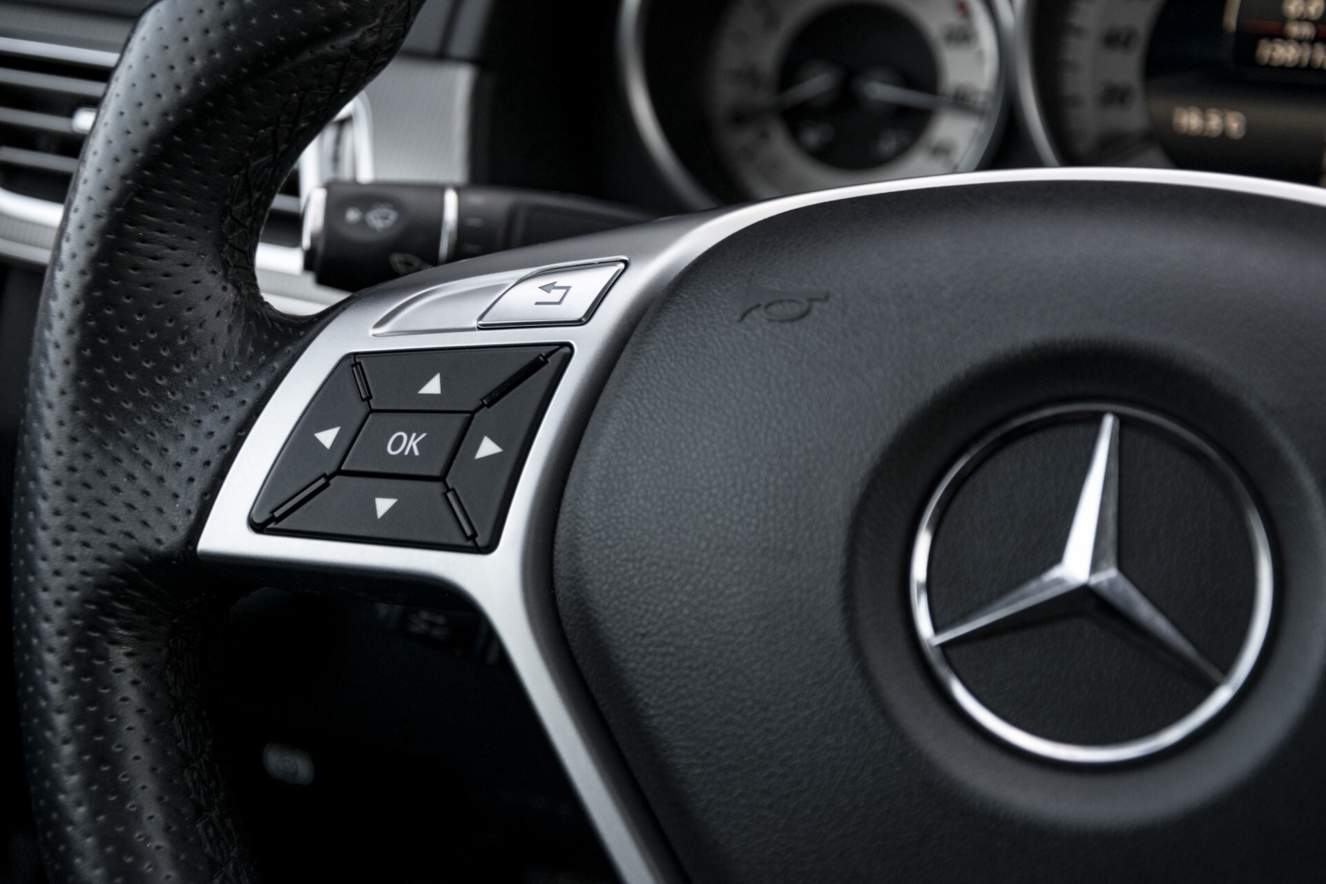 Mercedes-Benz E-Klasse 300 Bluetec AMG Schuifdak/Rij-assist/Keyless/Comand/360 Aut7 Foto 10