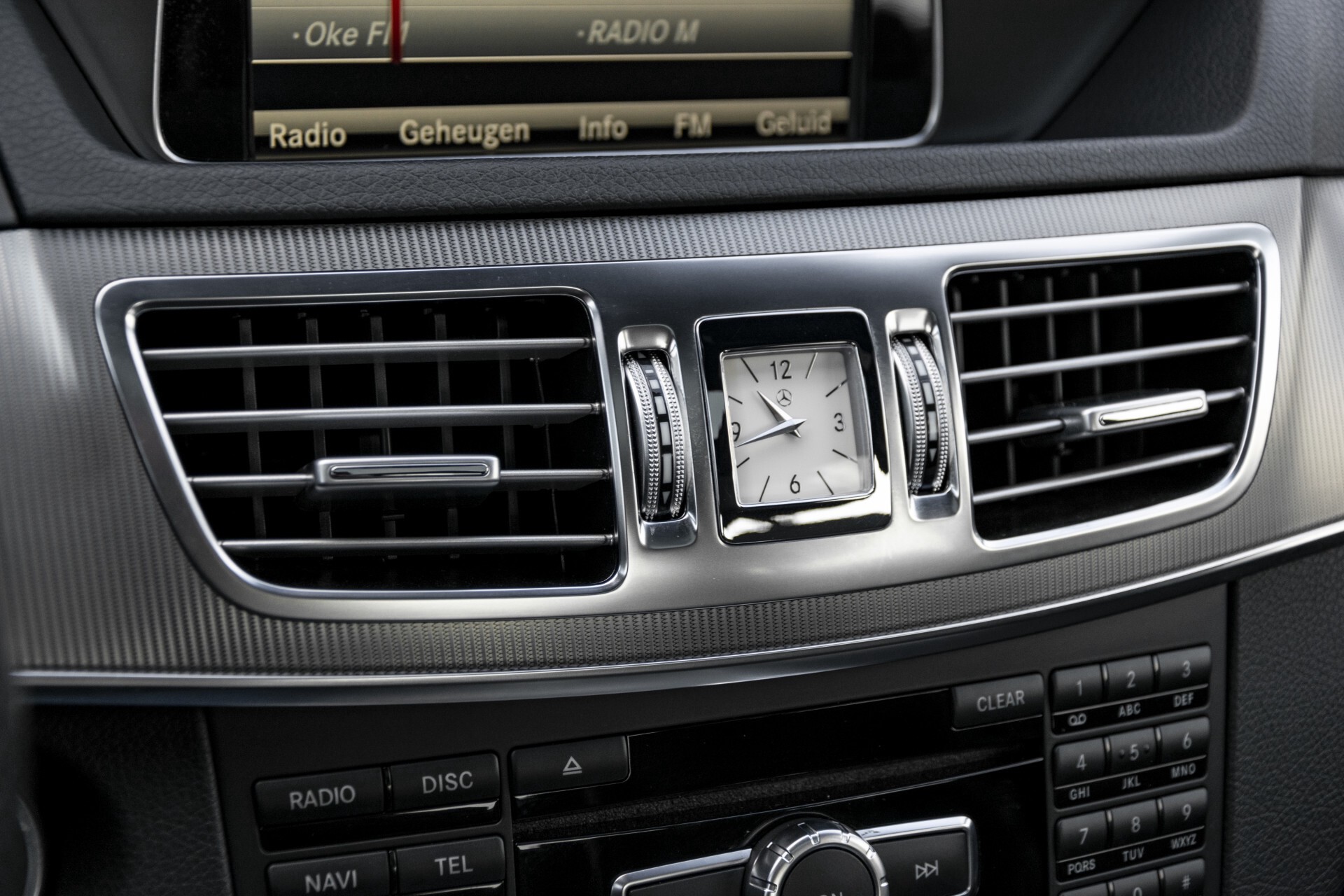 Mercedes-Benz E-Klasse 300 Bluetec AMG Schuifdak/Rij-assist/Keyless/Comand/360 Aut7 Foto 18