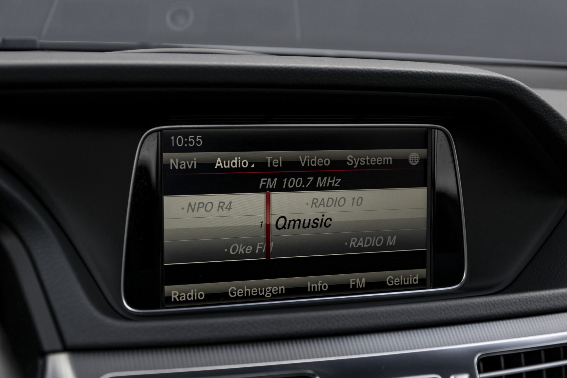 Mercedes-Benz E-Klasse 300 Bluetec AMG Schuifdak/Rij-assist/Keyless/Comand/360 Aut7 Foto 19