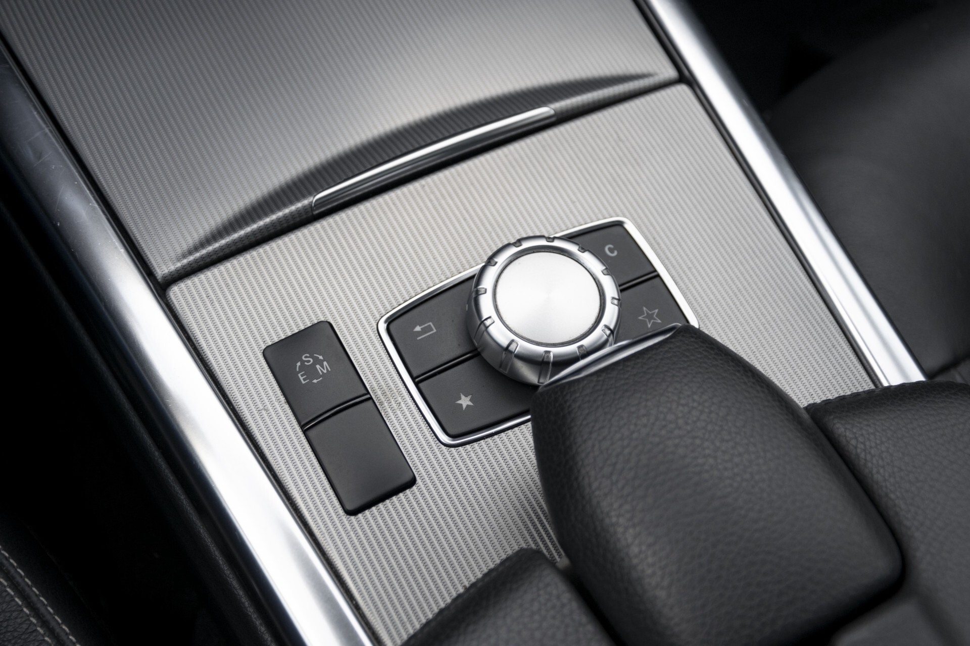 Mercedes-Benz E-Klasse 300 Bluetec AMG Schuifdak/Rij-assist/Keyless/Comand/360 Aut7 Foto 29