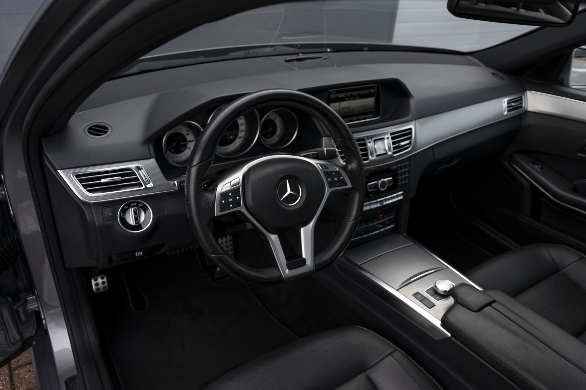 Mercedes-Benz E-Klasse 300 Bluetec AMG Schuifdak/Rij-assist/Keyless/Comand/360 Aut7 Foto 37