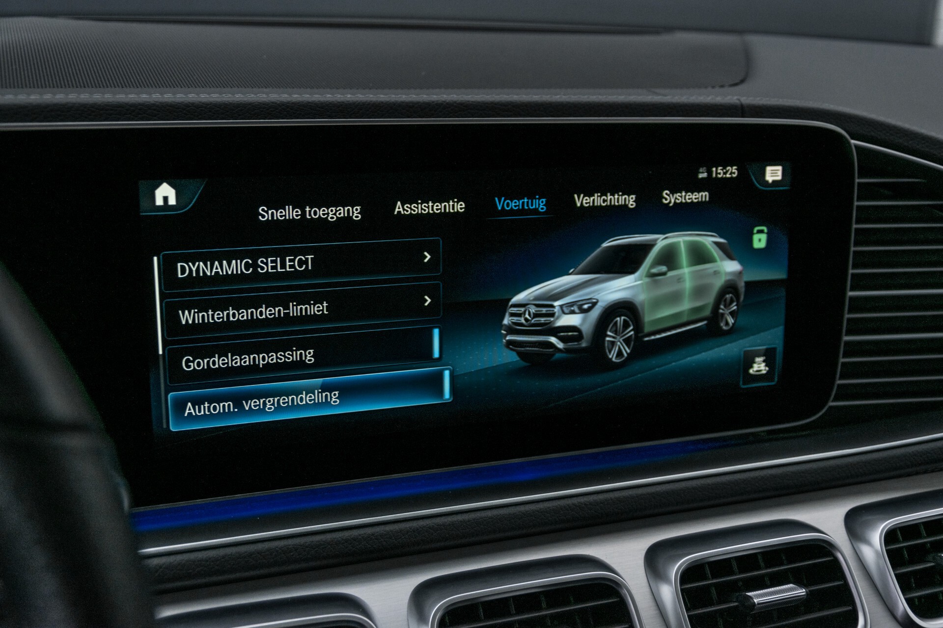 Mercedes-Benz GLE 400 d 4M AMG Luchtvering | Rij-assistentie | Panorama | Standkachel | Burmester | 360 Aut9 Foto 36