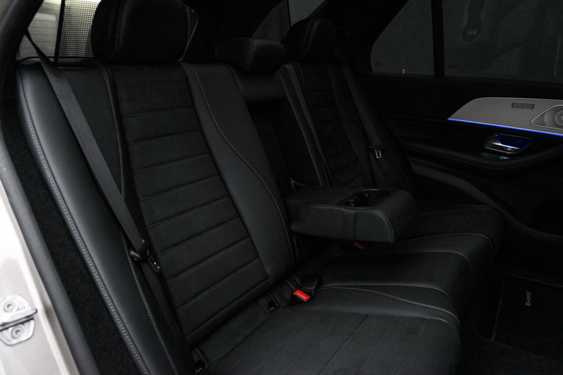 Mercedes-Benz GLE 400 d 4M AMG Luchtvering | Rij-assistentie | Panorama | Standkachel | Burmester | 360 Aut9 Foto 4