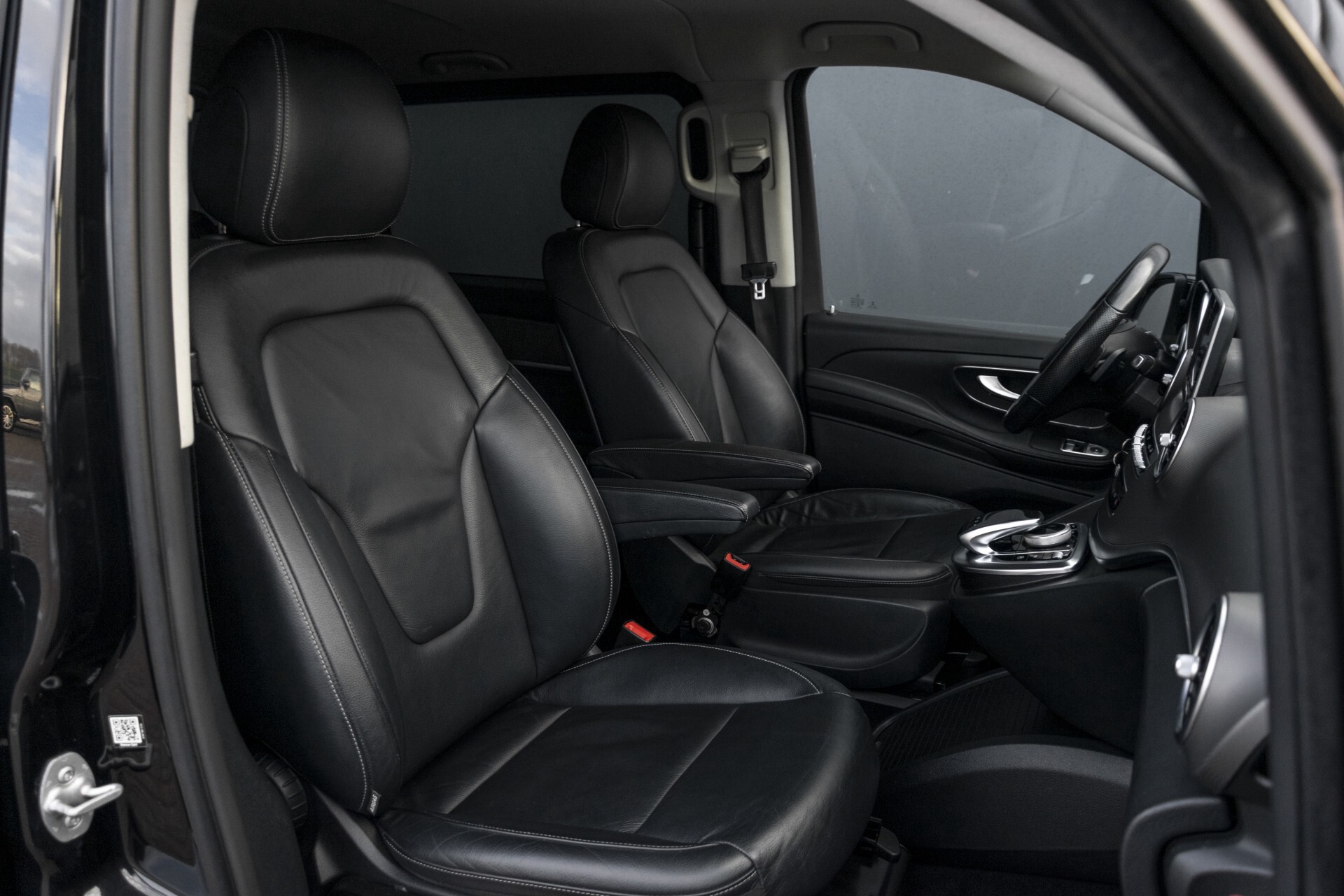 Mercedes-Benz V-Klasse 250d Extra Lang 8-PERSOONS Leder/ILS/Navi Aut7 Foto 4