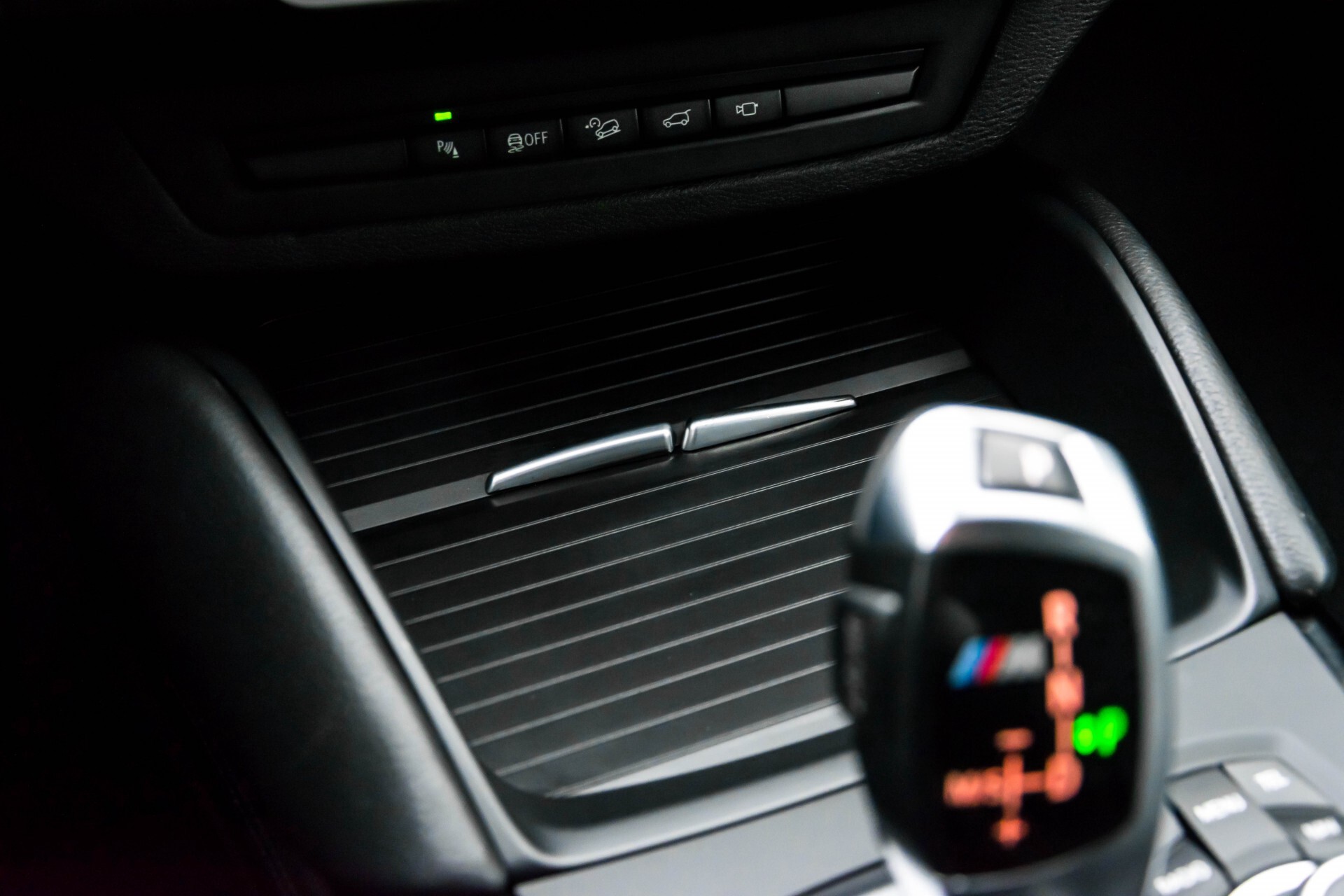 BMW X5 4.4i V8 M GRIJS KENTEKEN Aut6 . Foto 25