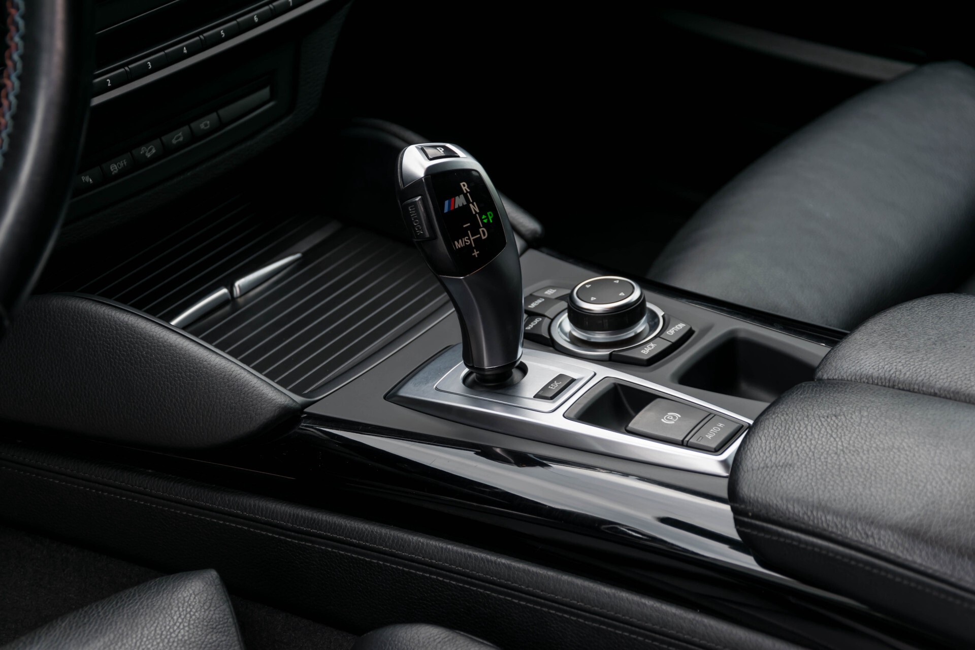 BMW X5 4.4i V8 M GRIJS KENTEKEN Aut6 . Foto 27