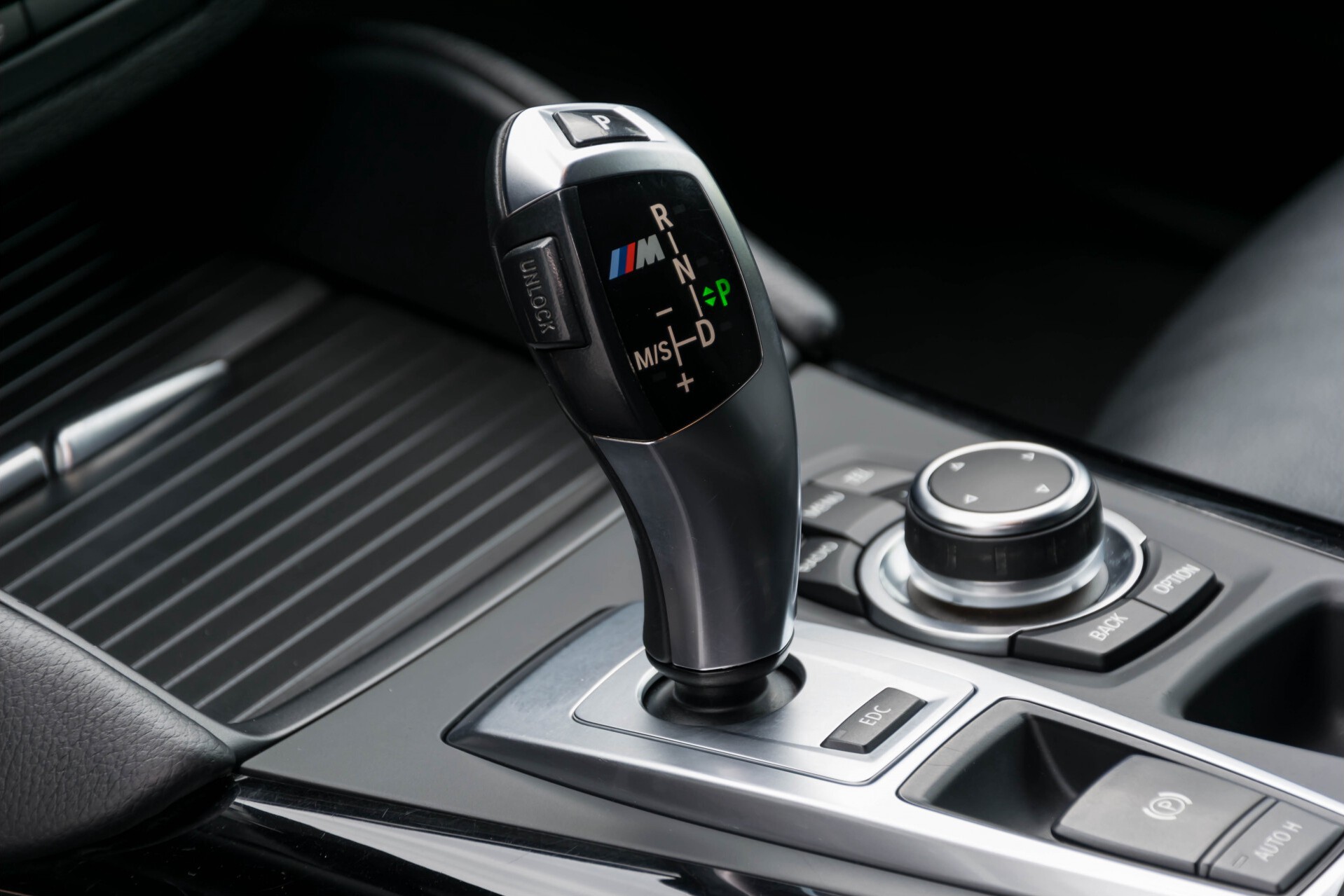 BMW X5 4.4i V8 M GRIJS KENTEKEN Aut6 . Foto 28