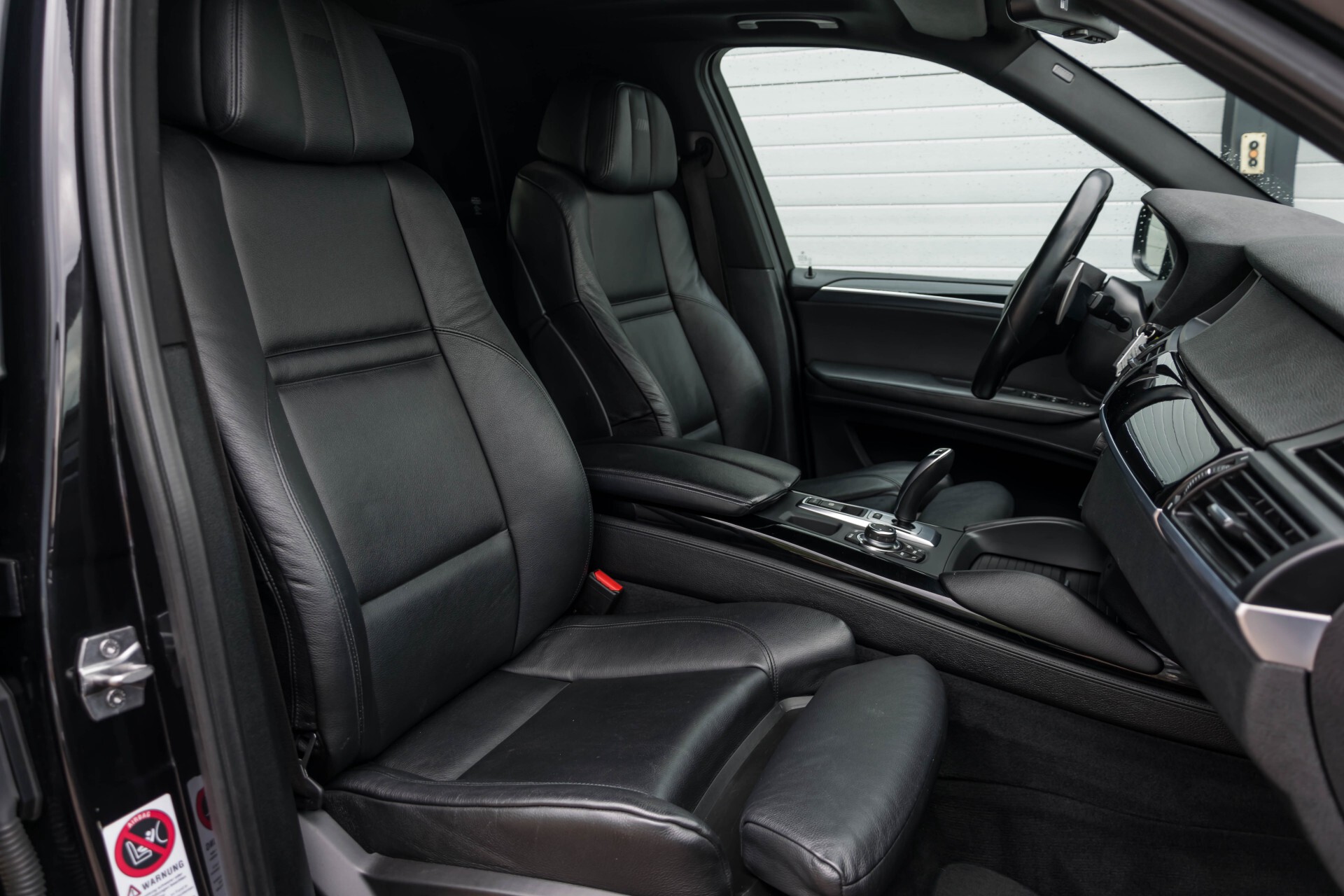 BMW X5 4.4i V8 M GRIJS KENTEKEN Aut6 . Foto 3