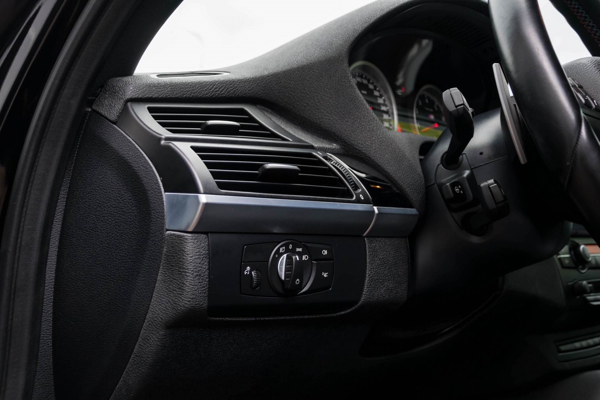 BMW X5 4.4i V8 M GRIJS KENTEKEN Aut6 . Foto 34