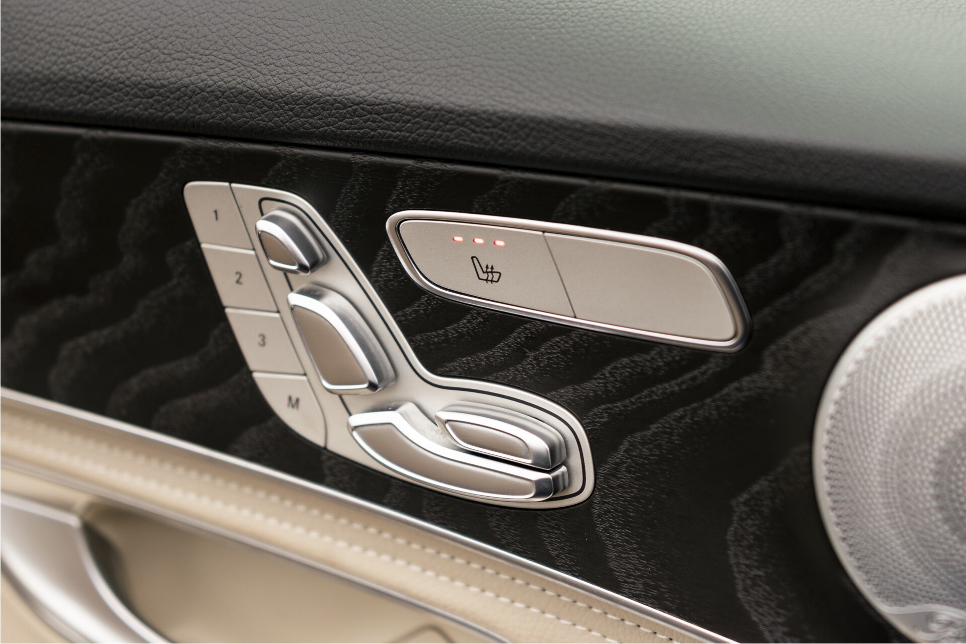 Mercedes-Benz C-Klasse 350 Hybride Keyless/Rij-assistentie/Leer/Memory/Panorama/Burmester/Comand Aut7 Foto 15