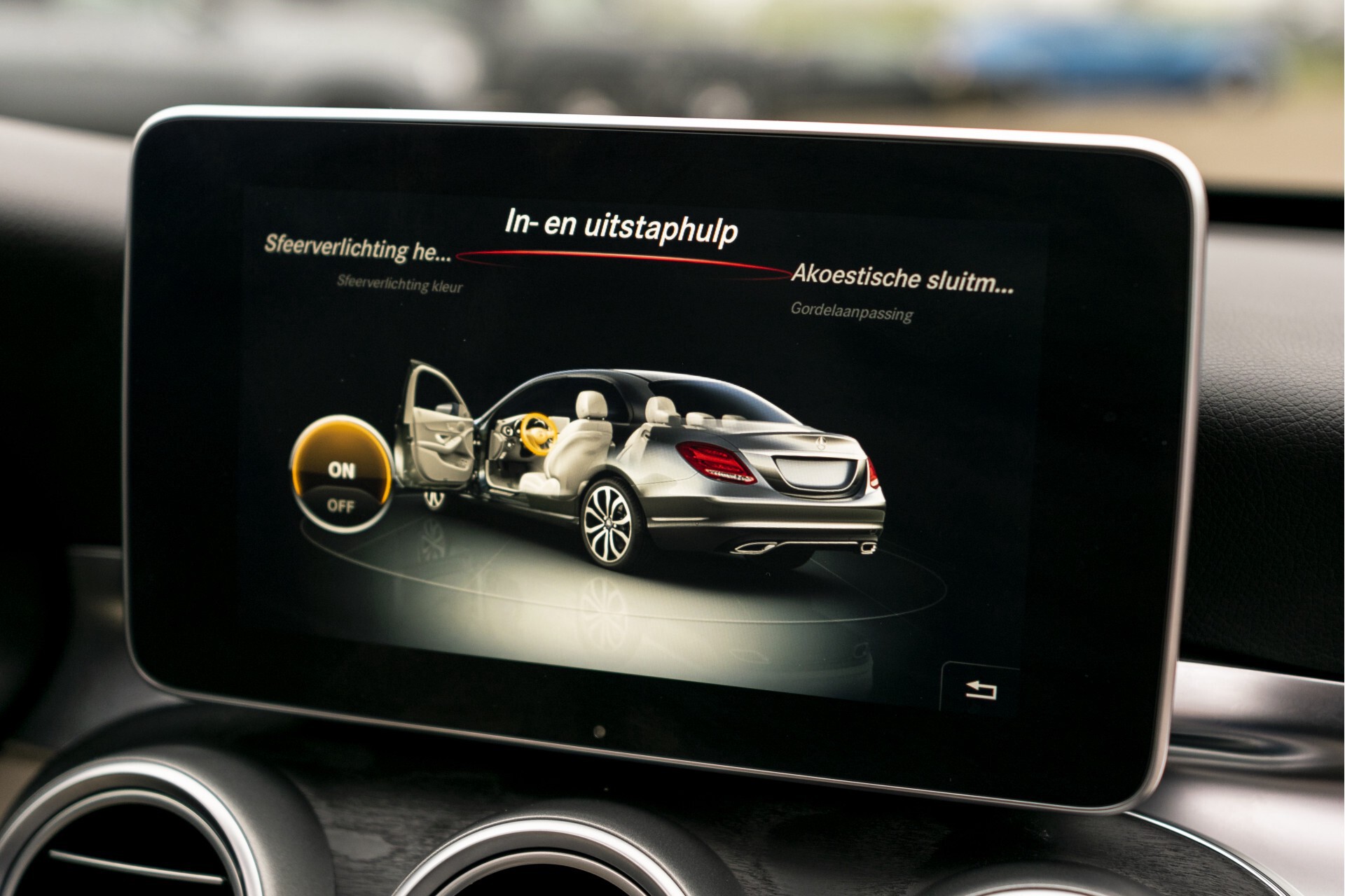 Mercedes-Benz C-Klasse 350 Hybride Keyless/Rij-assistentie/Leer/Memory/Panorama/Burmester/Comand Aut7 Foto 24