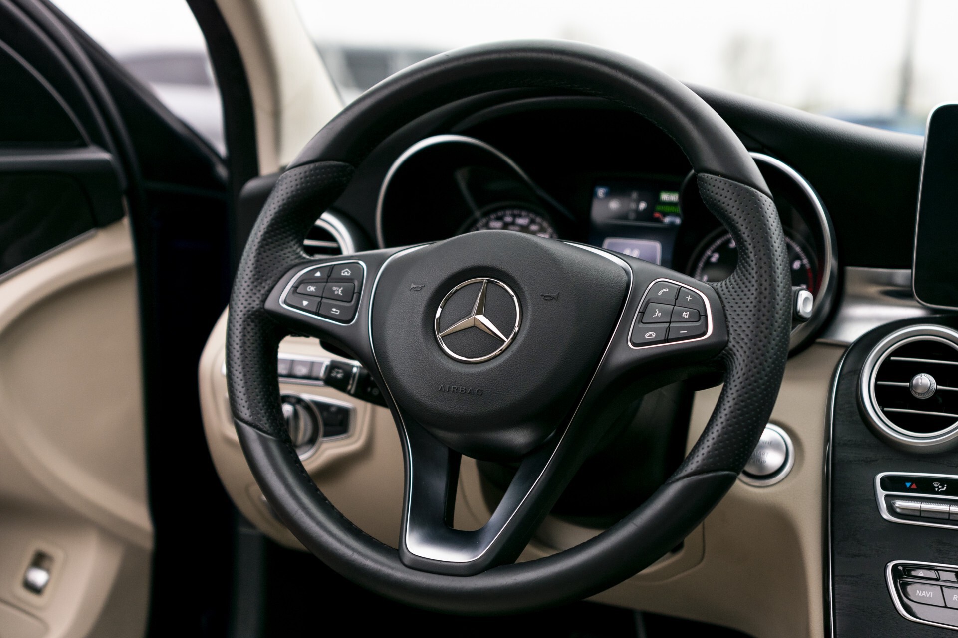 Mercedes-Benz C-Klasse 350 Hybride Keyless/Rij-assistentie/Leer/Memory/Panorama/Burmester/Comand Aut7 Foto 7