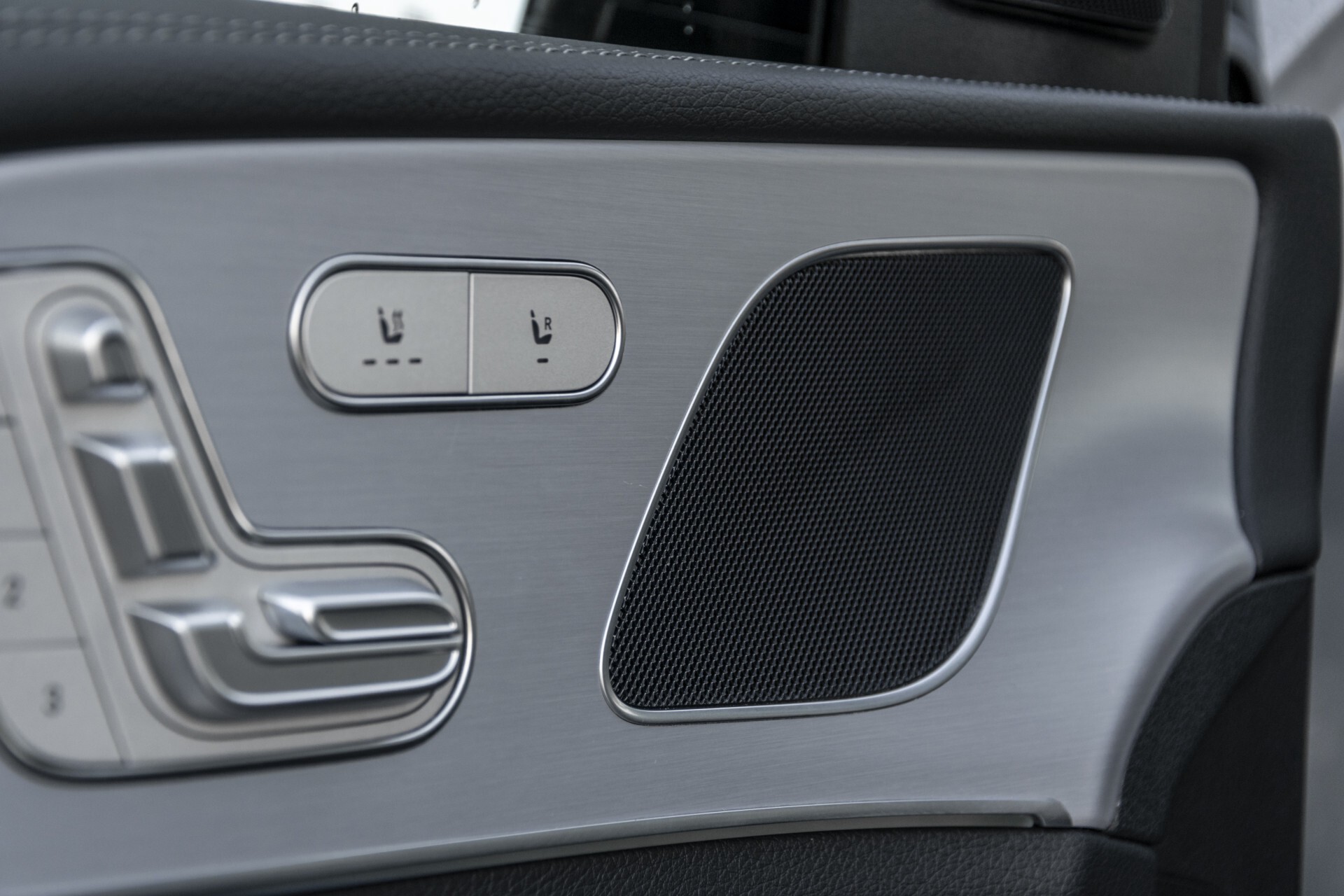 Mercedes-Benz GLE 350 e 4M AMG Luchtvering | Rij-assistentie | Trekhaak | Night | HUD | Mem Aut9 . Foto 19