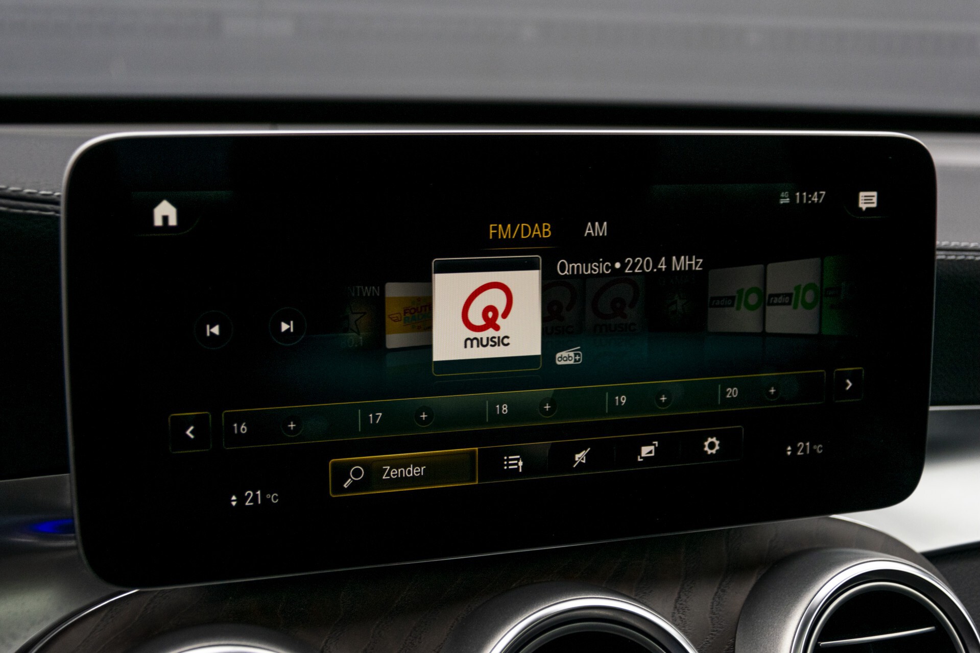 Mercedes-Benz GLC Coupé 300e 4-M AMG Rij-assistentie | Keyless-Go | Burmester | 360 camera | HUD | Trekhaak Aut9 Foto 10