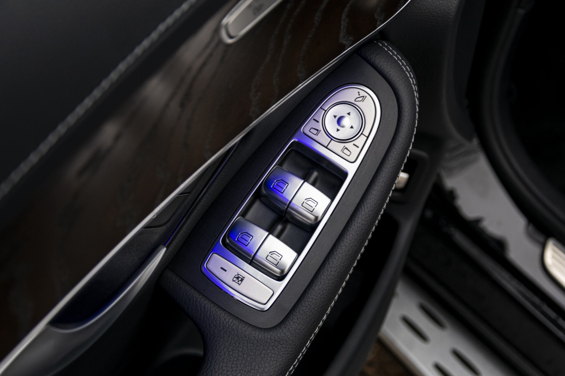 Mercedes-Benz GLC Coupé 300e 4-M AMG Rij-assistentie | Keyless-Go | Burmester | 360 camera | HUD | Trekhaak Aut9 Foto 15