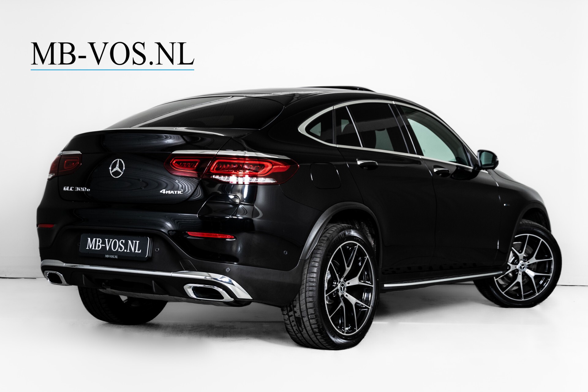 Mercedes-Benz GLC Coupé 300e 4-M AMG Rij-assistentie | Keyless-Go | Burmester | 360 camera | HUD | Trekhaak Aut9 Foto 2