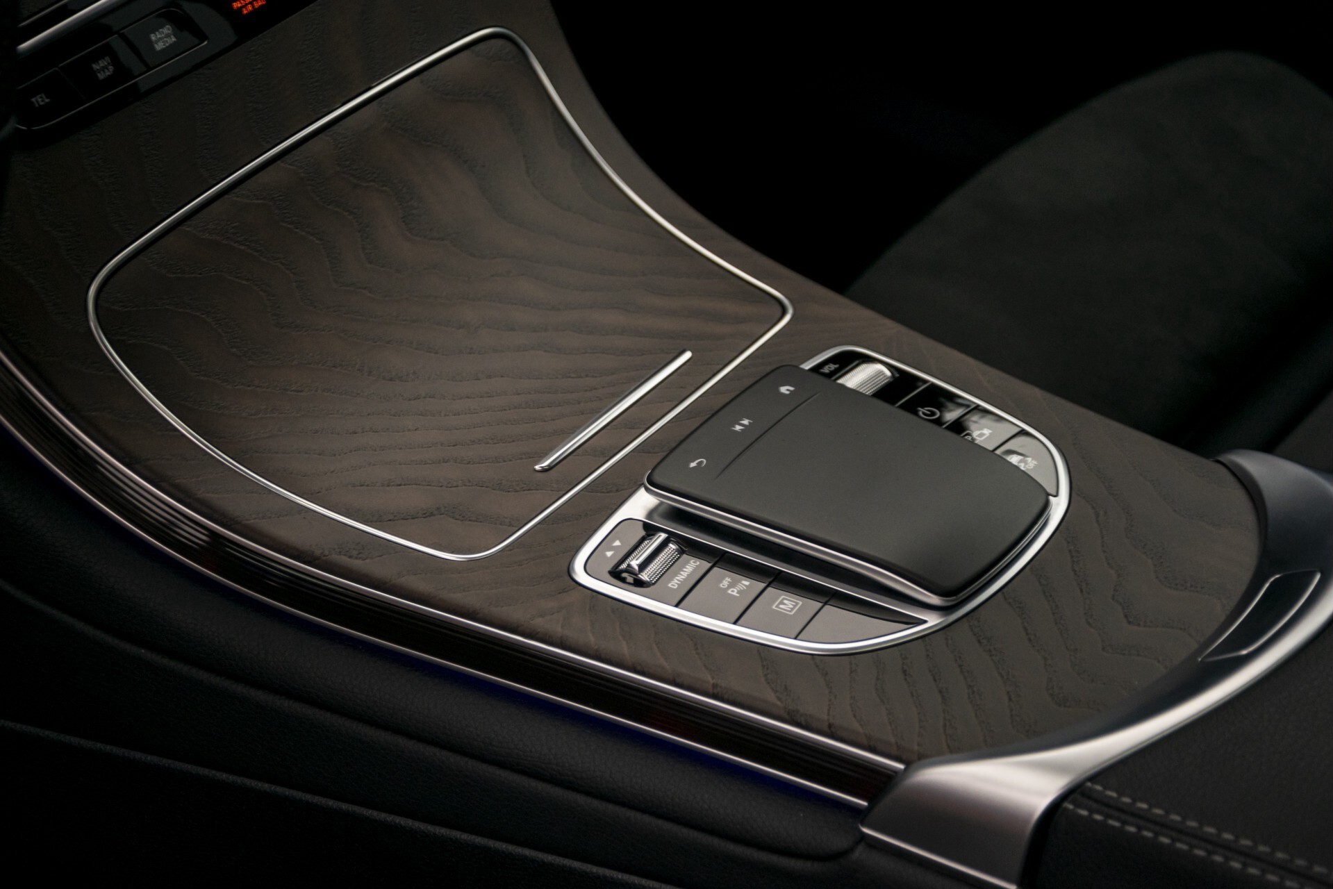 Mercedes-Benz GLC Coupé 300e 4-M AMG Rij-assistentie | Keyless-Go | Burmester | 360 camera | HUD | Trekhaak Aut9 Foto 25