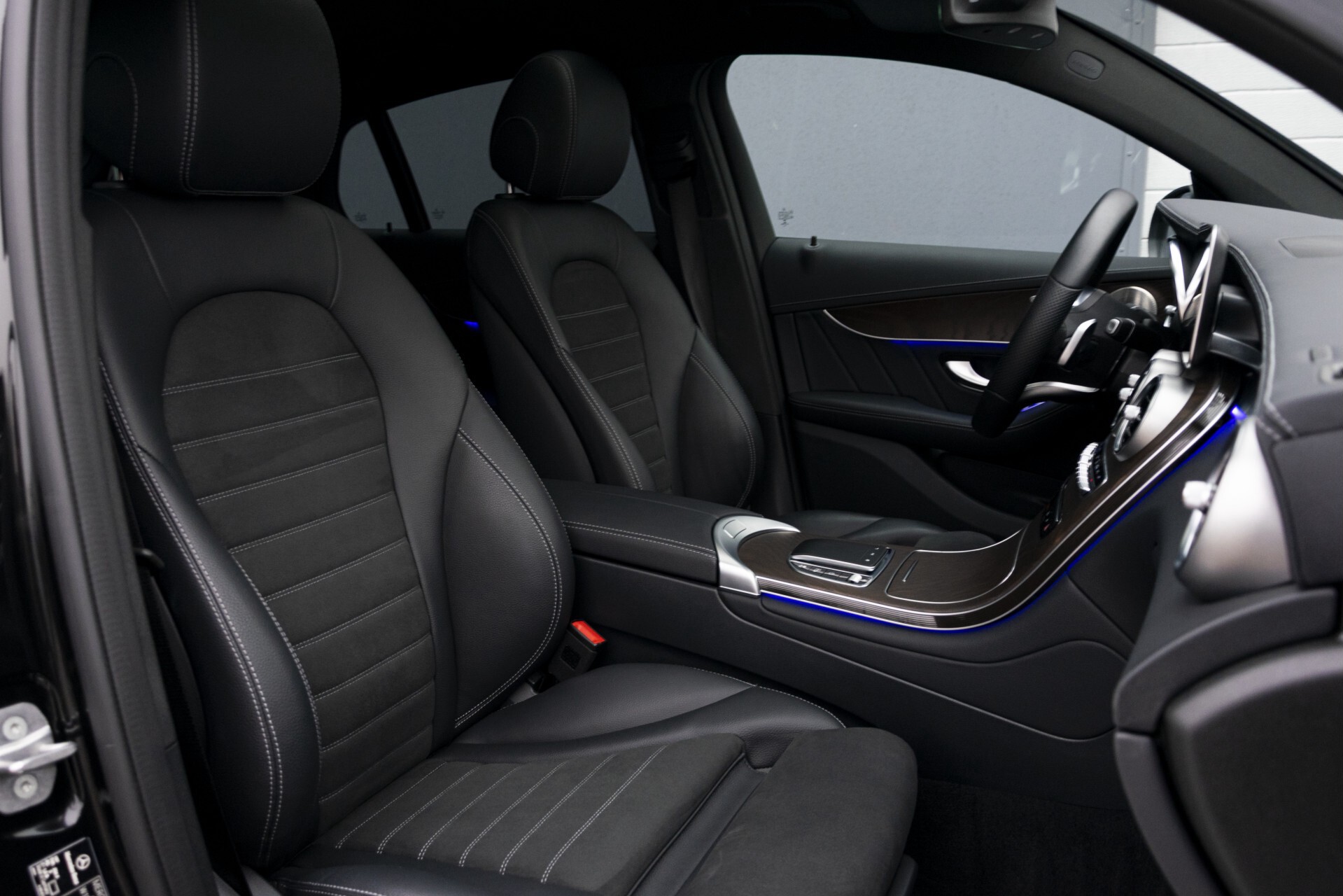 Mercedes-Benz GLC Coupé 300e 4-M AMG Rij-assistentie | Keyless-Go | Burmester | 360 camera | HUD | Trekhaak Aut9 Foto 3