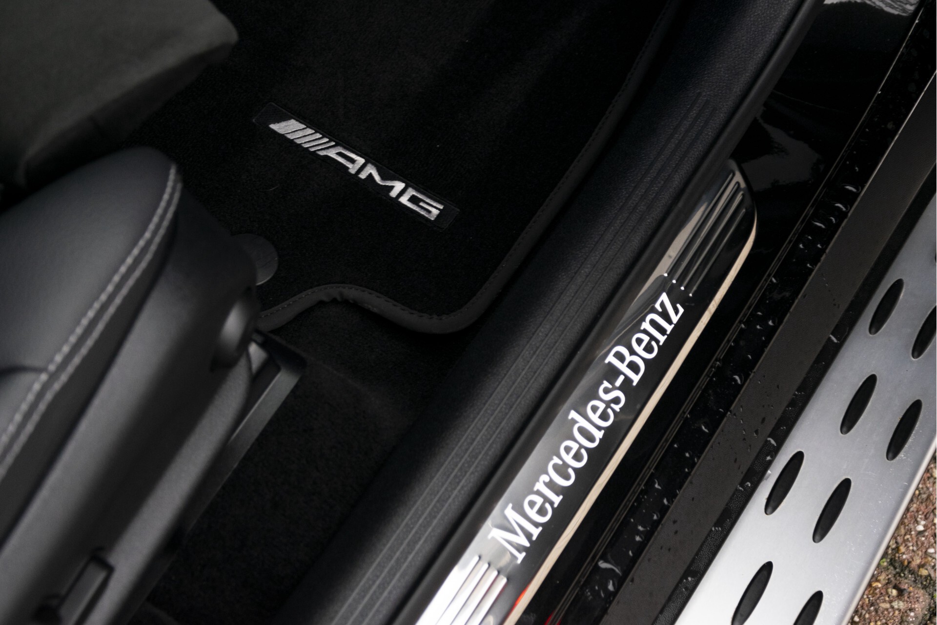 Mercedes-Benz GLC Coupé 300e 4-M AMG Rij-assistentie | Keyless-Go | Burmester | 360 camera | HUD | Trekhaak Aut9 Foto 35