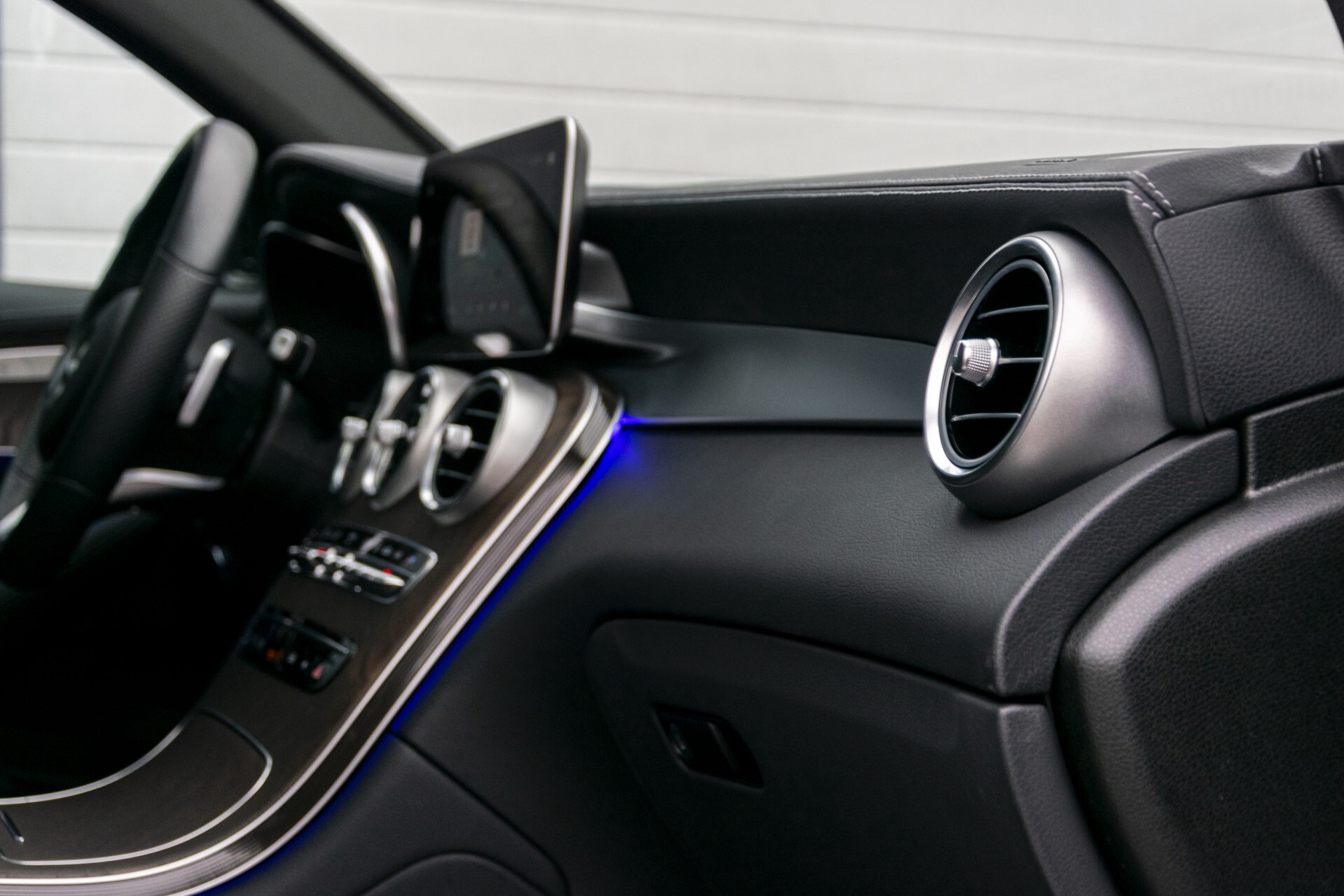 Mercedes-Benz GLC Coupé 300e 4-M AMG Rij-assistentie | Keyless-Go | Burmester | 360 camera | HUD | Trekhaak Aut9 Foto 36