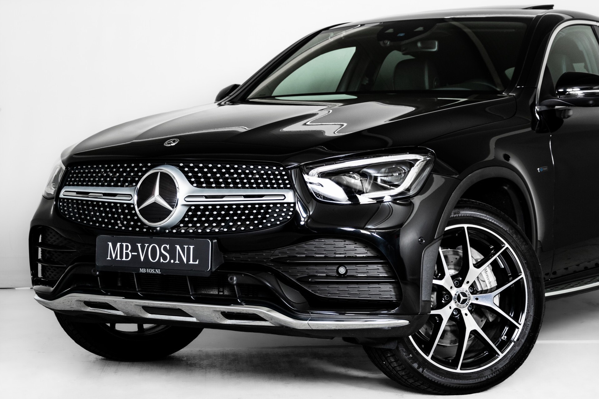 Mercedes-Benz GLC Coupé 300e 4-M AMG Rij-assistentie | Keyless-Go | Burmester | 360 camera | HUD | Trekhaak Aut9 Foto 40