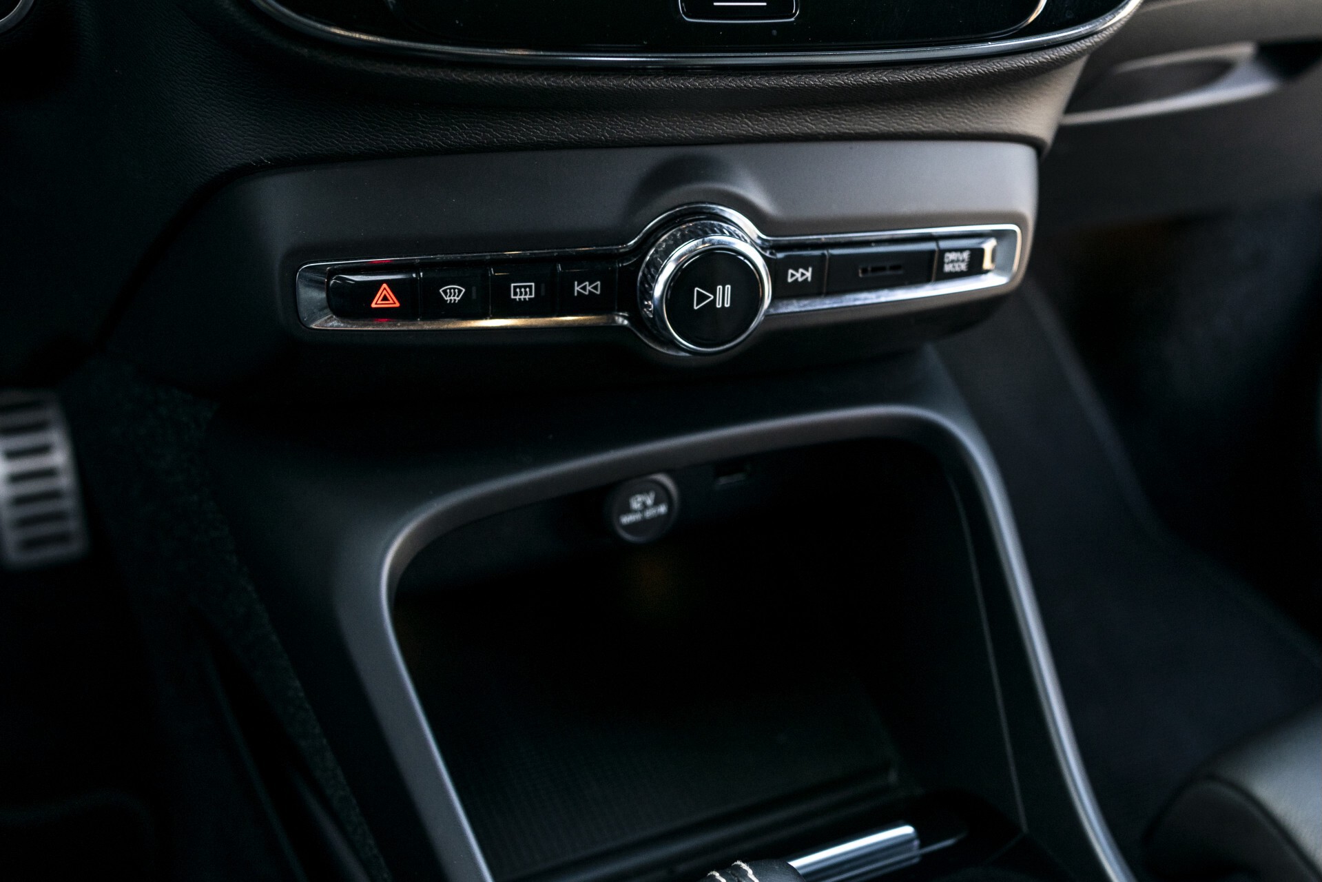 Volvo XC40 2.0 T4 R-Design Leder/19"/Intellisafe Pro Line/PrivacygBusiness Pack/Privacyglas Aut8 . Foto 24