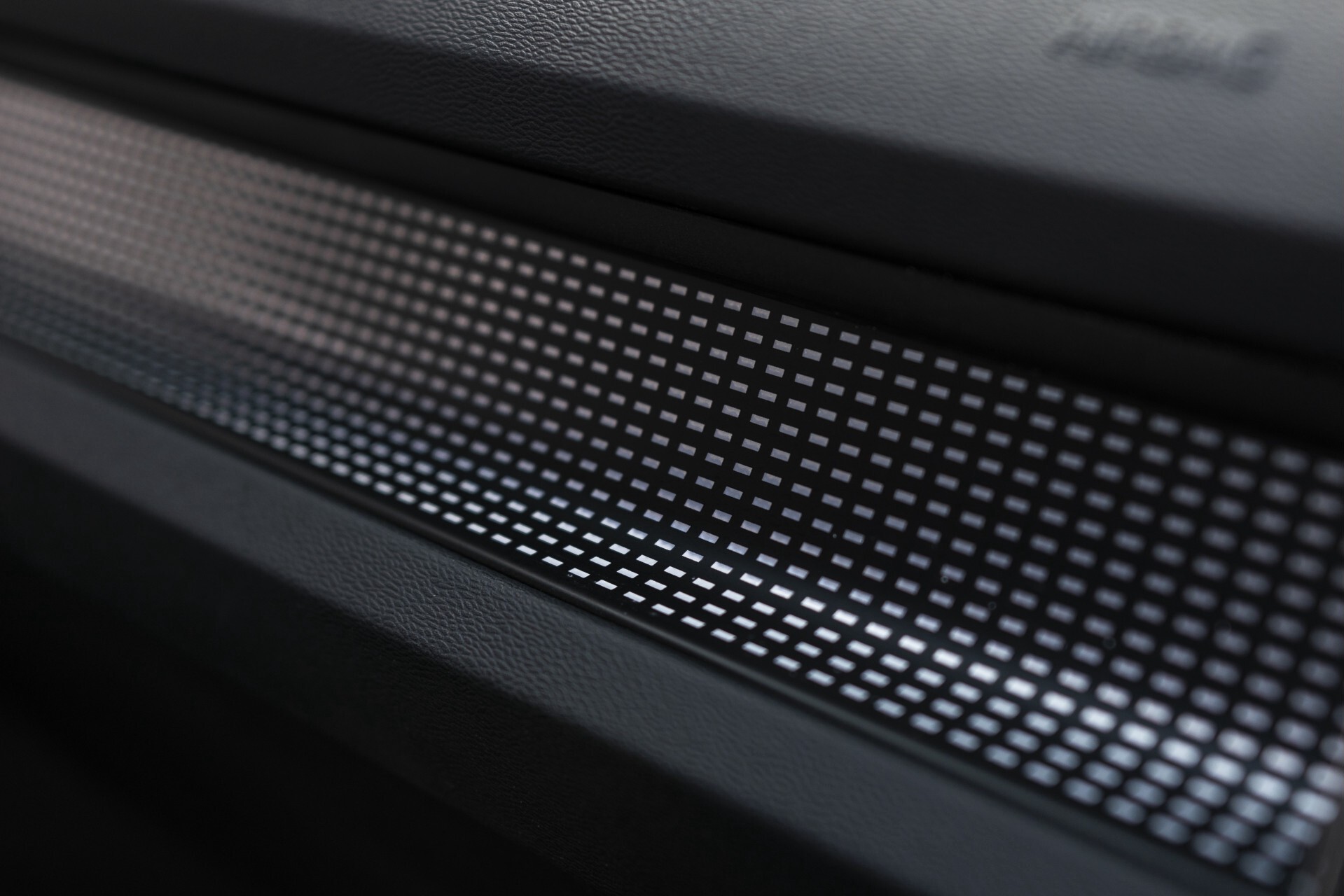 Volvo XC40 2.0 T4 R-Design Leder/19"/Intellisafe Pro Line/PrivacygBusiness Pack/Privacyglas Aut8 . Foto 30