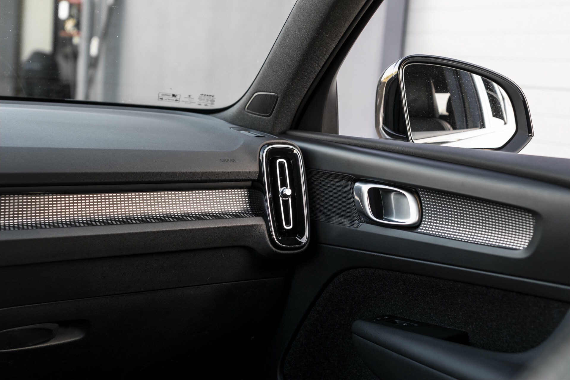 Volvo XC40 2.0 T4 R-Design Leder/19"/Intellisafe Pro Line/PrivacygBusiness Pack/Privacyglas Aut8 . Foto 33