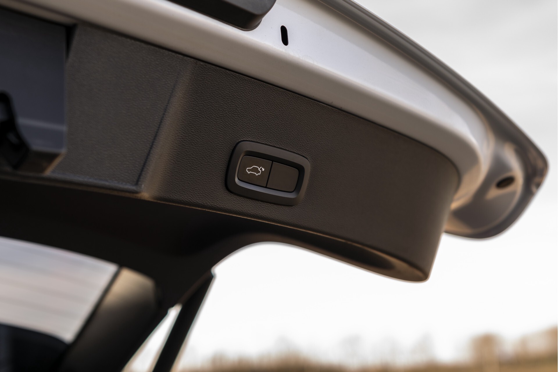 Volvo XC40 2.0 T4 R-Design Leder/19"/Intellisafe Pro Line/PrivacygBusiness Pack/Privacyglas Aut8 . Foto 35