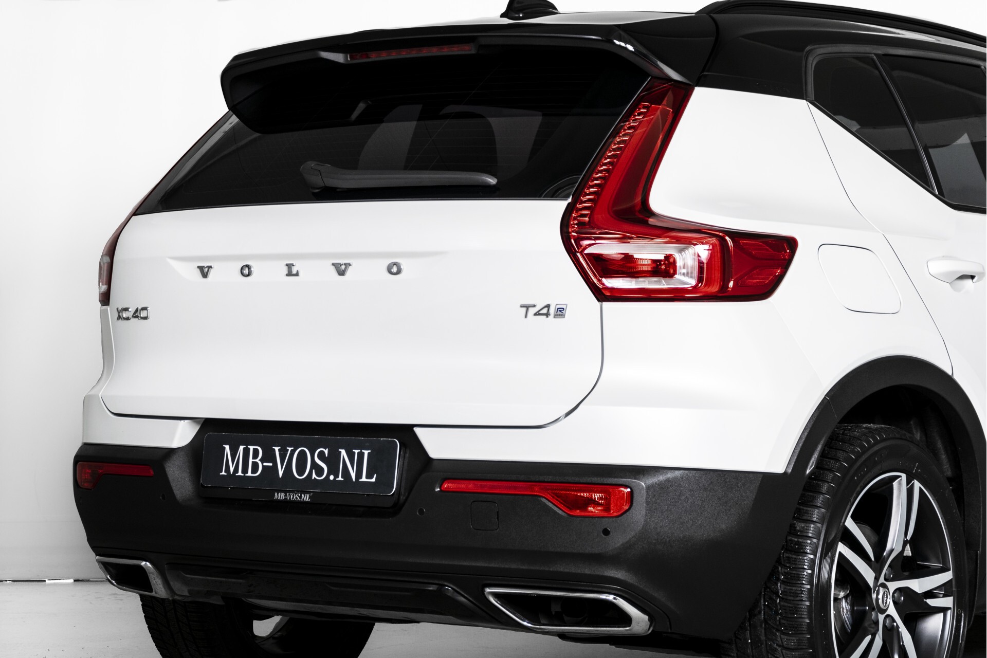 Volvo XC40 2.0 T4 R-Design Leder/19"/Intellisafe Pro Line/PrivacygBusiness Pack/Privacyglas Aut8 . Foto 38