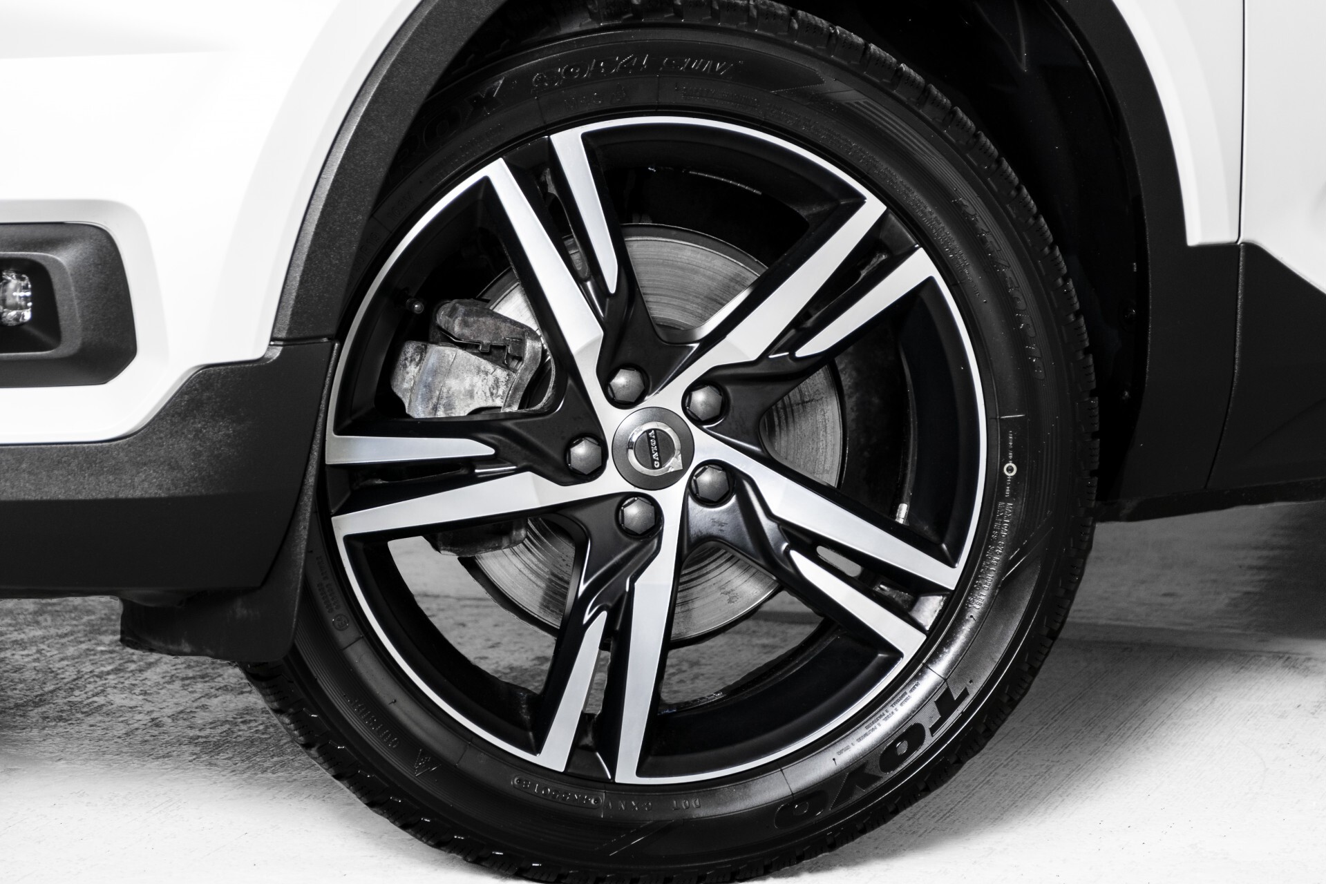 Volvo XC40 2.0 T4 R-Design Leder/19"/Intellisafe Pro Line/PrivacygBusiness Pack/Privacyglas Aut8 . Foto 39