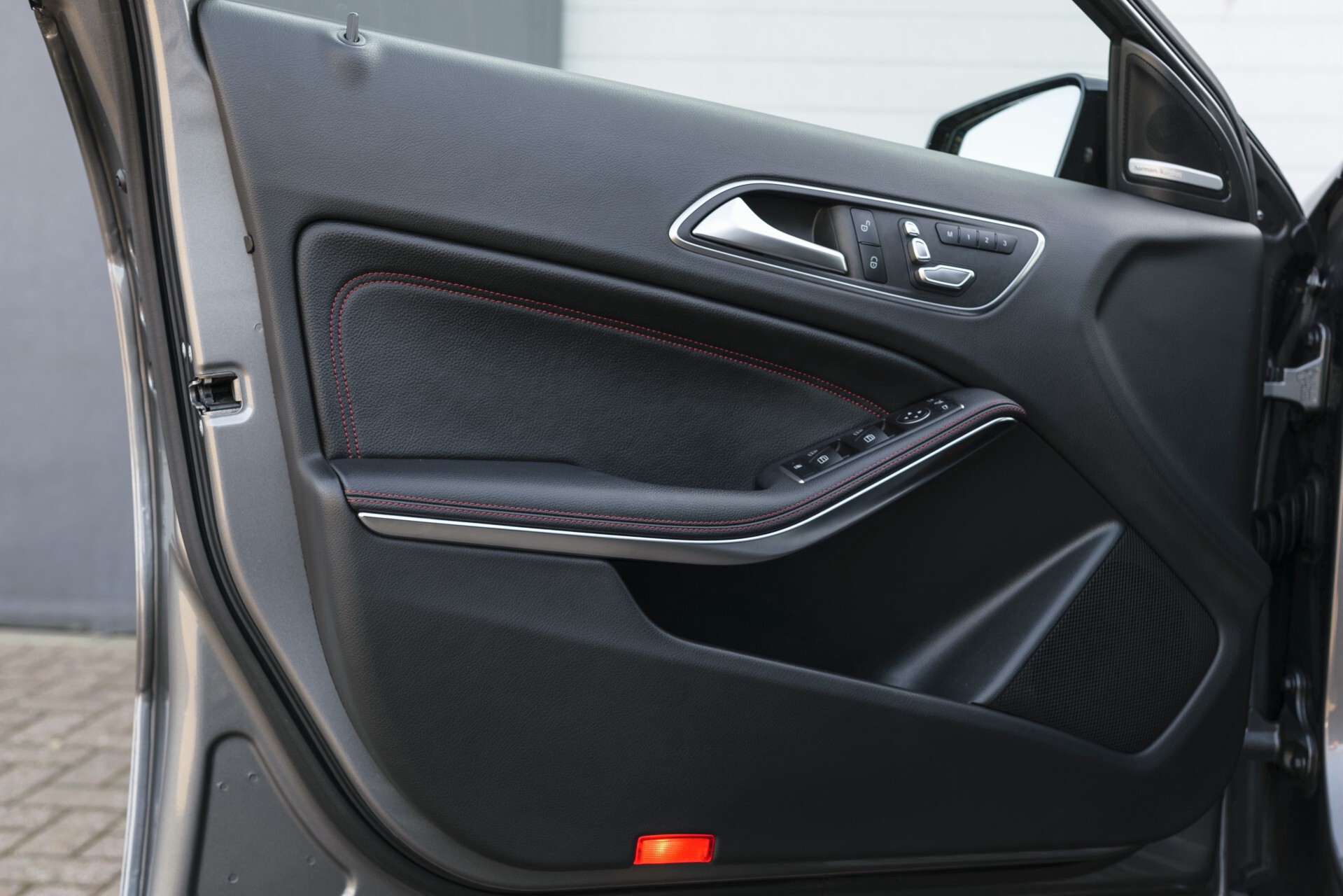 Mercedes-Benz A-Klasse 250 Sport Edition AMG 4-M Exclusiefpakket/Night/Camera/Harman-Kardon/Mem Aut7 Foto 10