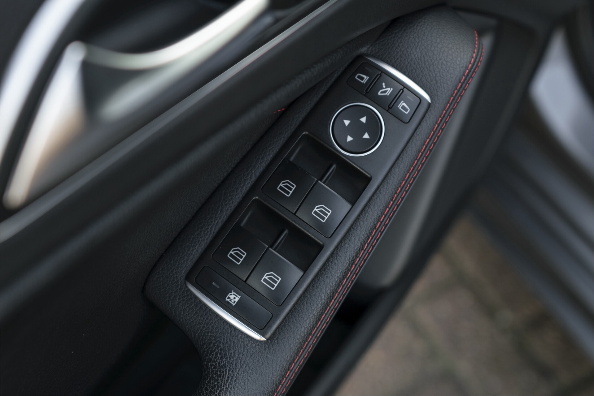 Mercedes-Benz A-Klasse 250 Sport Edition AMG 4-M Exclusiefpakket/Night/Camera/Harman-Kardon/Mem Aut7 Foto 14