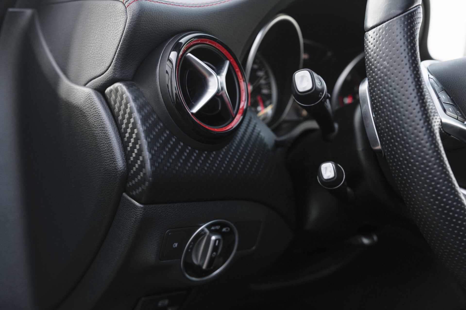 Mercedes-Benz A-Klasse 250 Sport Edition AMG 4-M Exclusiefpakket/Night/Camera/Harman-Kardon/Mem Aut7 Foto 18