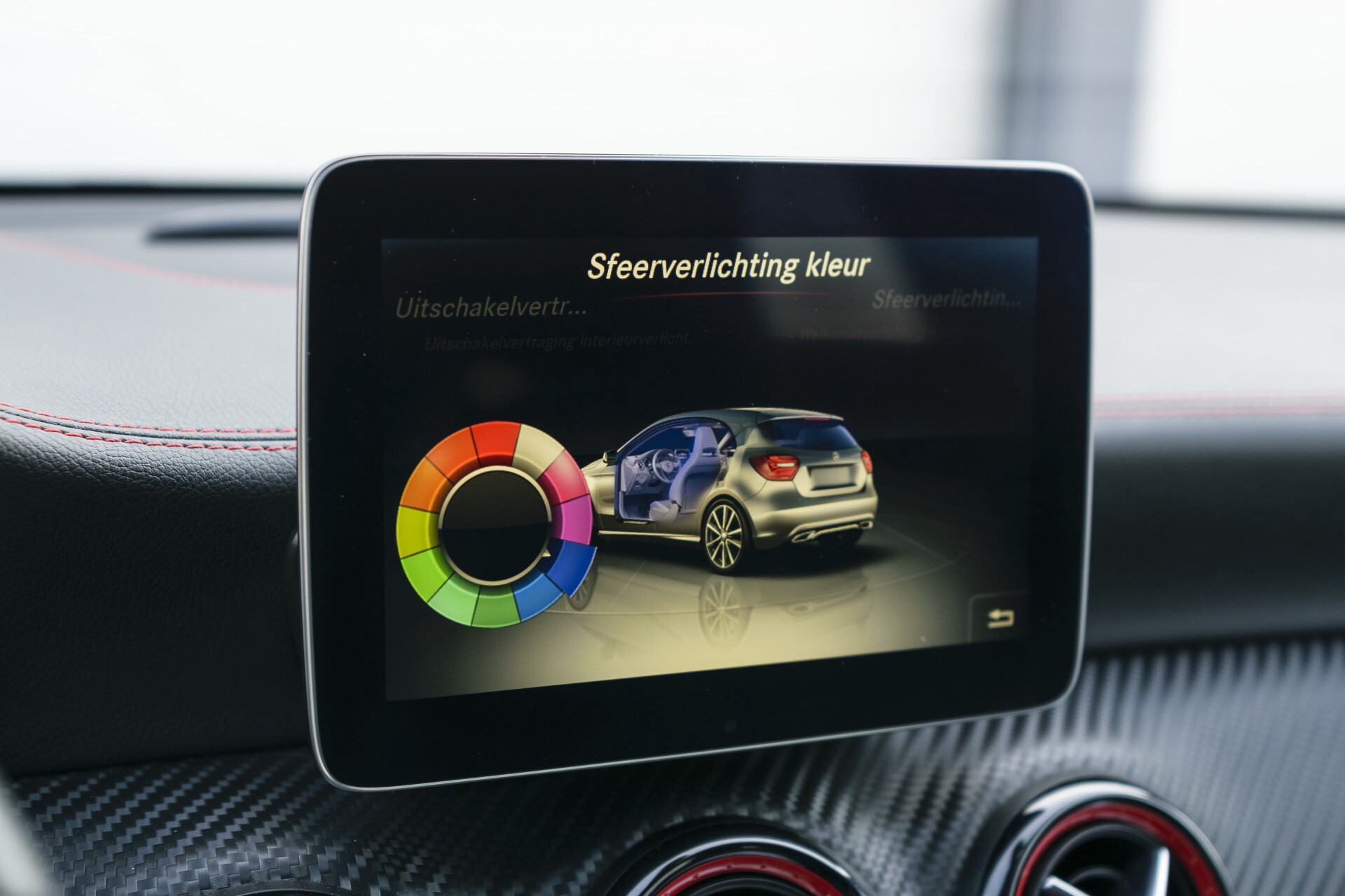 Mercedes-Benz A-Klasse 250 Sport Edition AMG 4-M Exclusiefpakket/Night/Camera/Harman-Kardon/Mem Aut7 Foto 19