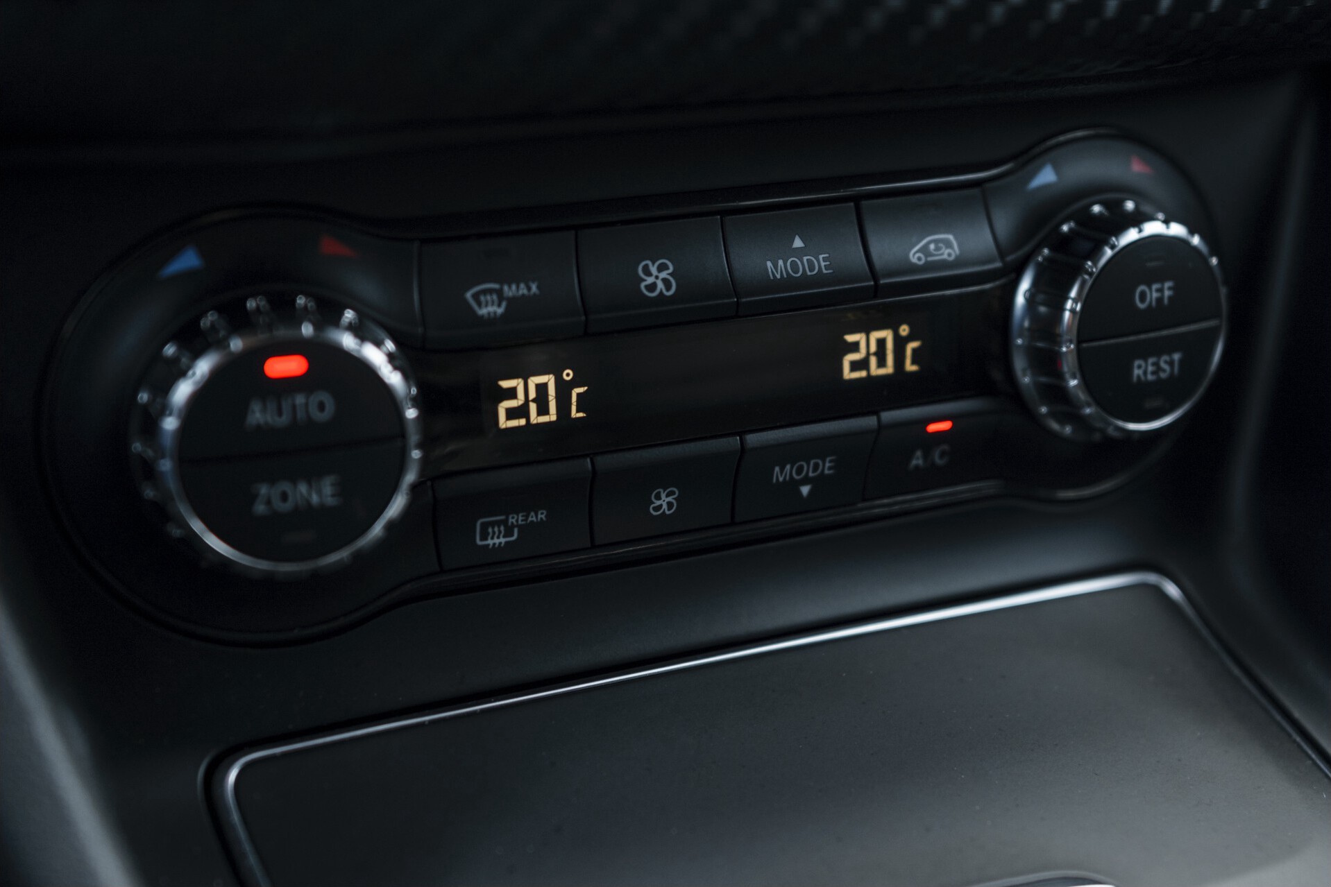 Mercedes-Benz A-Klasse 250 Sport Edition AMG 4-M Exclusiefpakket/Night/Camera/Harman-Kardon/Mem Aut7 Foto 25