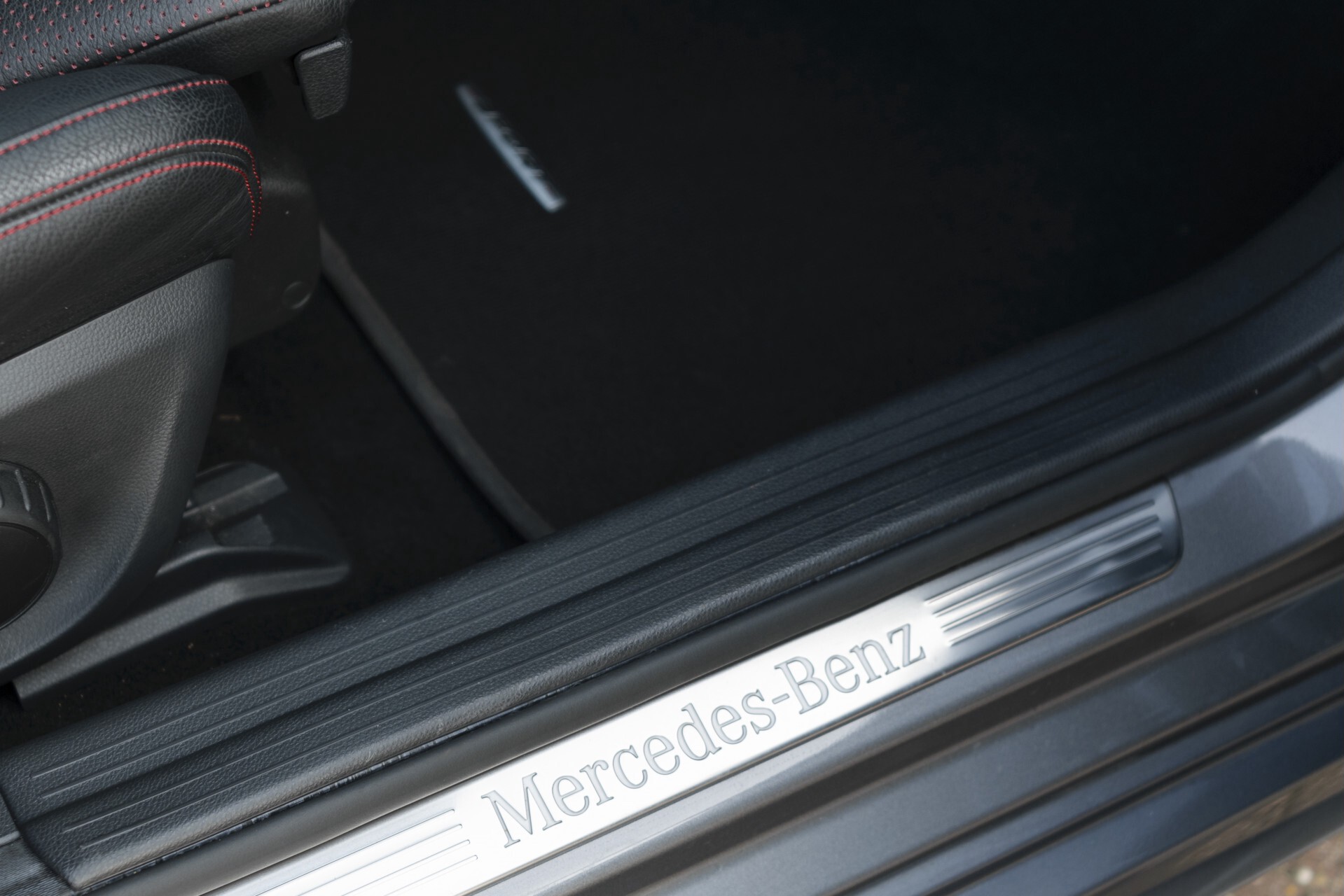 Mercedes-Benz A-Klasse 250 Sport Edition AMG 4-M Exclusiefpakket/Night/Camera/Harman-Kardon/Mem Aut7 Foto 37